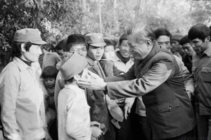 Difunto secretario general Nguyen Van Linh, un líder 'leal a la Patria y devoto al pueblo'