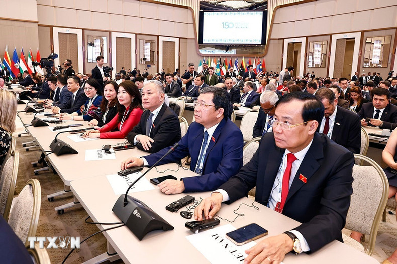 Delegados vietnamitas en la ceremonia de apertura de la UIP-150. (Foto: VNA) Delegados vietnamitas en la ceremonia de apertura de la UIP-150. (Foto: VNA)