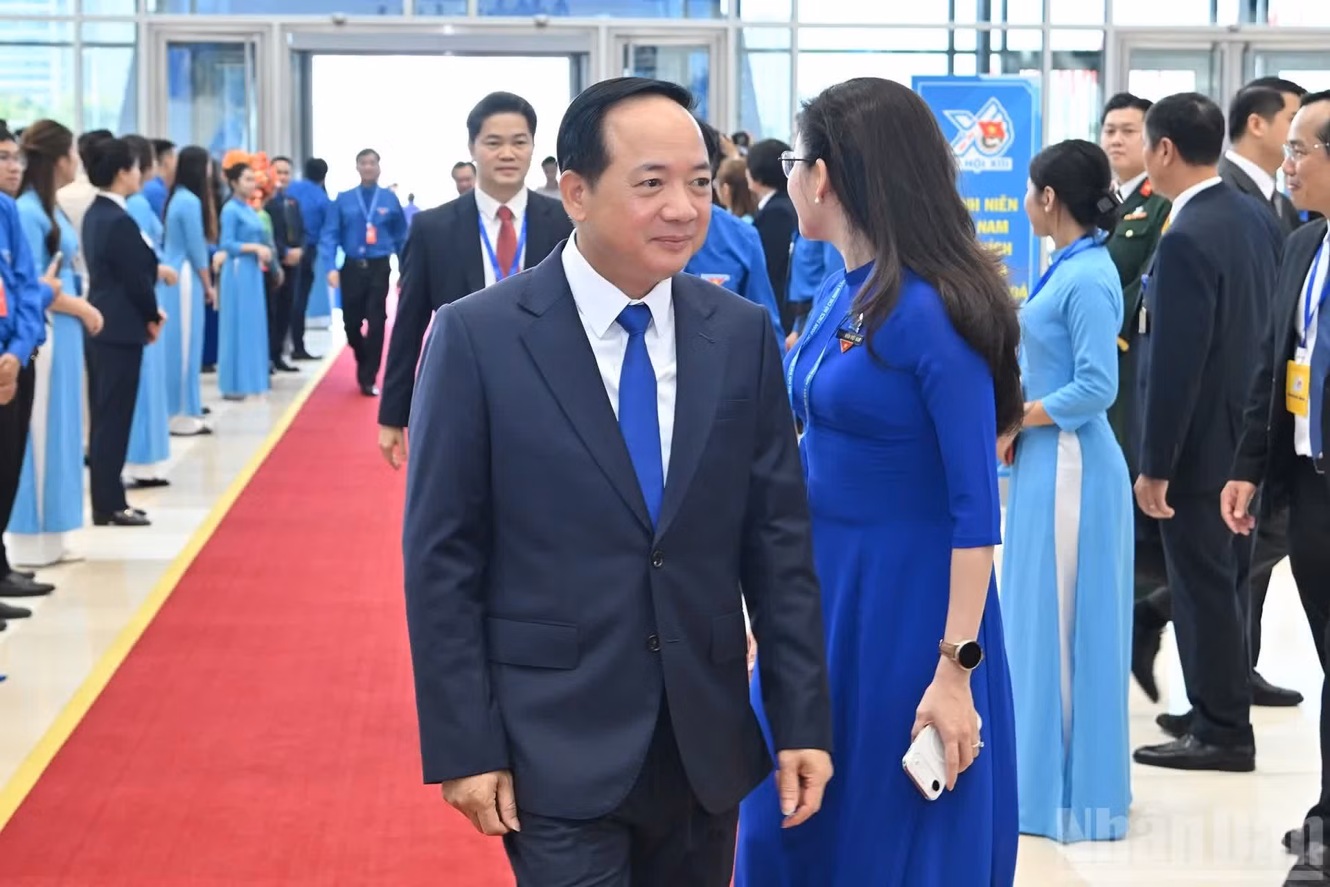 El jefe de la Comisión de Propaganda y Movilización de Masas del Comité Central del Partido, Trinh Van Quyet, participa en la sesión inaugural.
