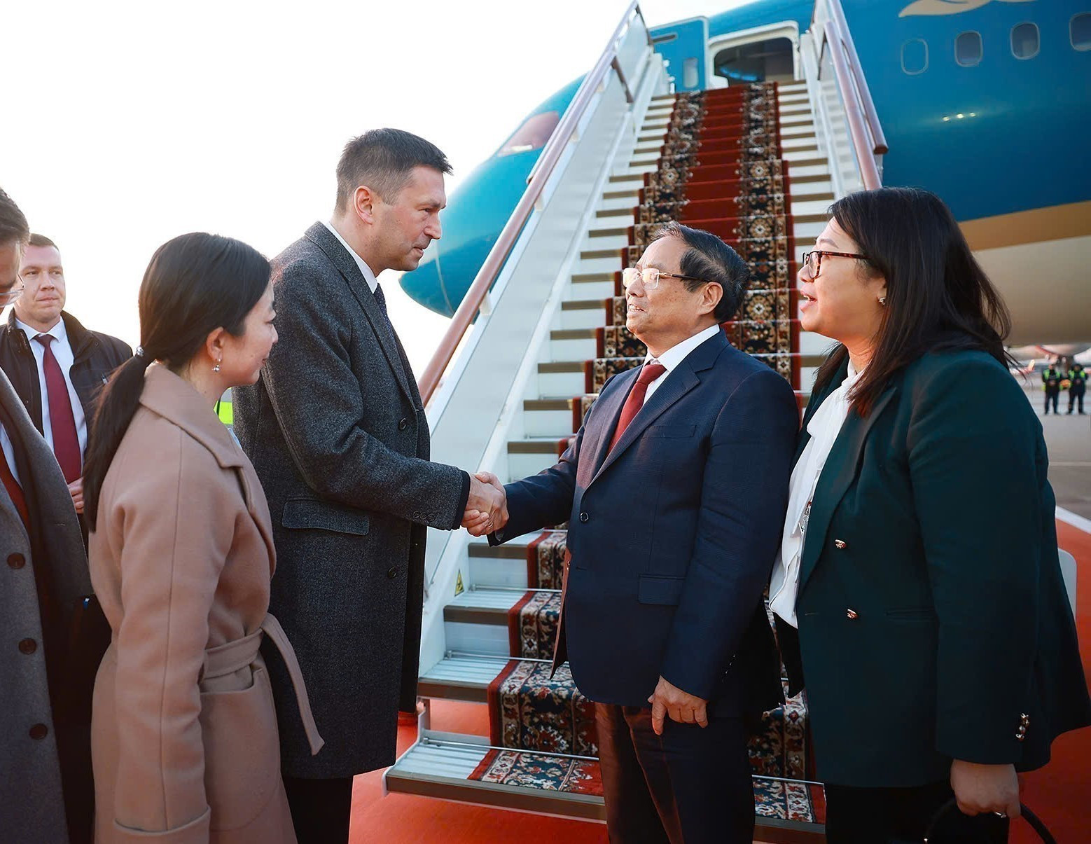 Ceremonia de despedida del premier vietnamita en el aeropuerto Vnukovo 2, en Moscú. (Foto: Duong Giang/TTXVN)