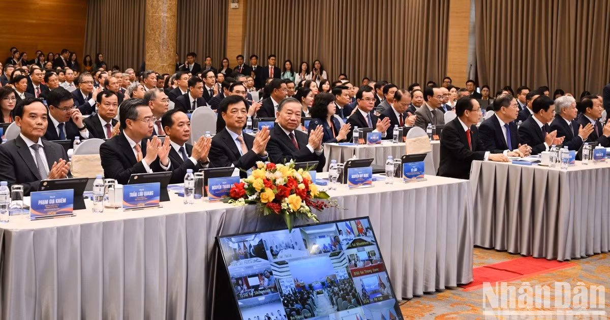 [Foto] Dirigentes del Partido y del Estado asisten a la 33ª Conferencia Diplomática