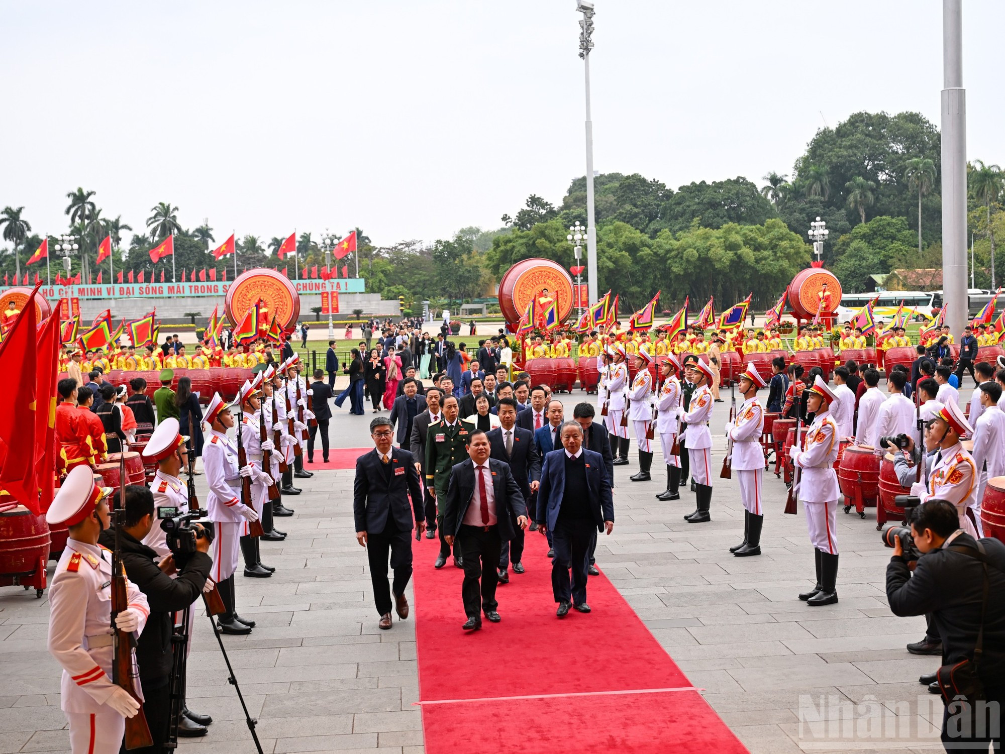 Diputados de la Asamblea Nacional asisten al acto.