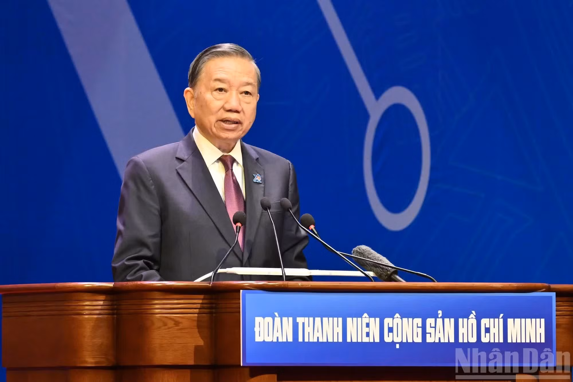 El secretario general del Partido Comunista y presidente de Vietnam, To Lam, pronuncia un discurso orientativo.