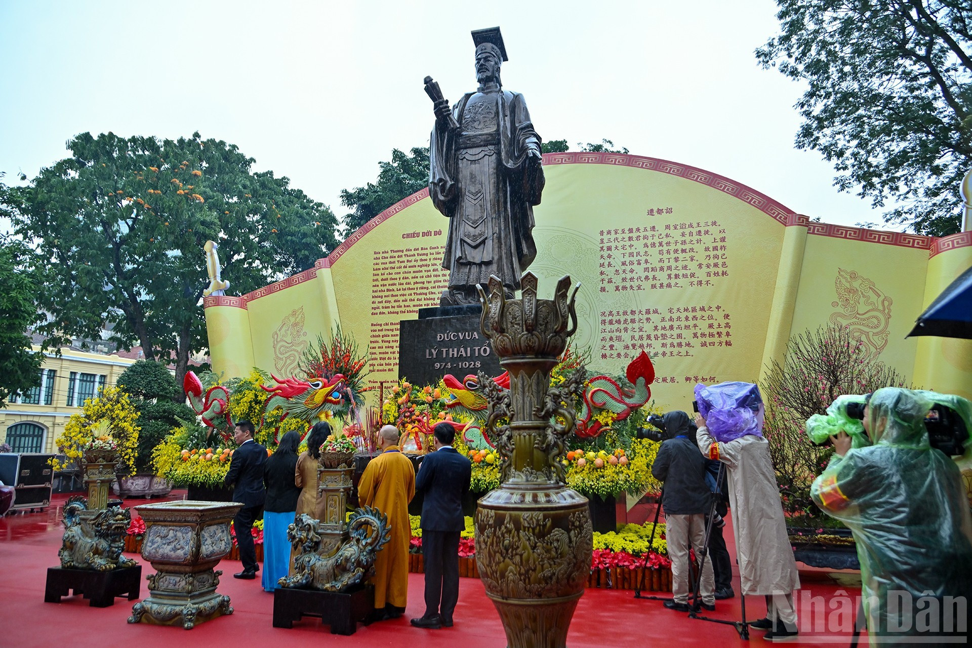 Delegados y compatriotas a la ceremonia.