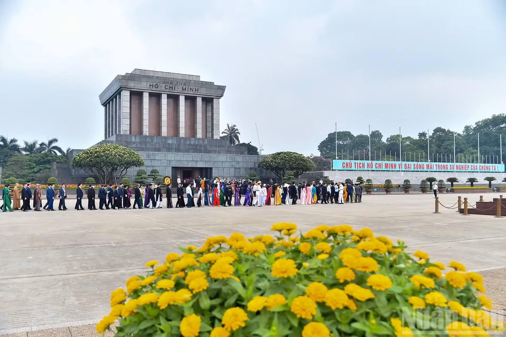 Vista de la ceremonia de homenaje en la Plaza Ba Dinh.