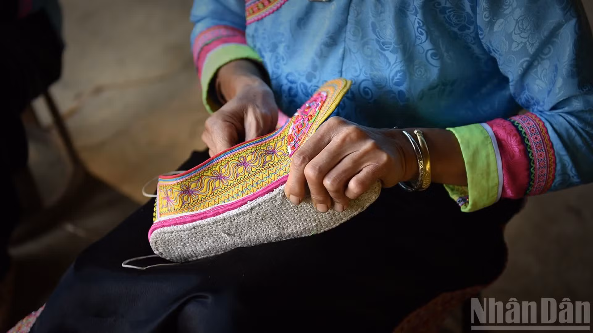 Costura del cuerpo del zapato con la suela. (Foto: VU LINH)