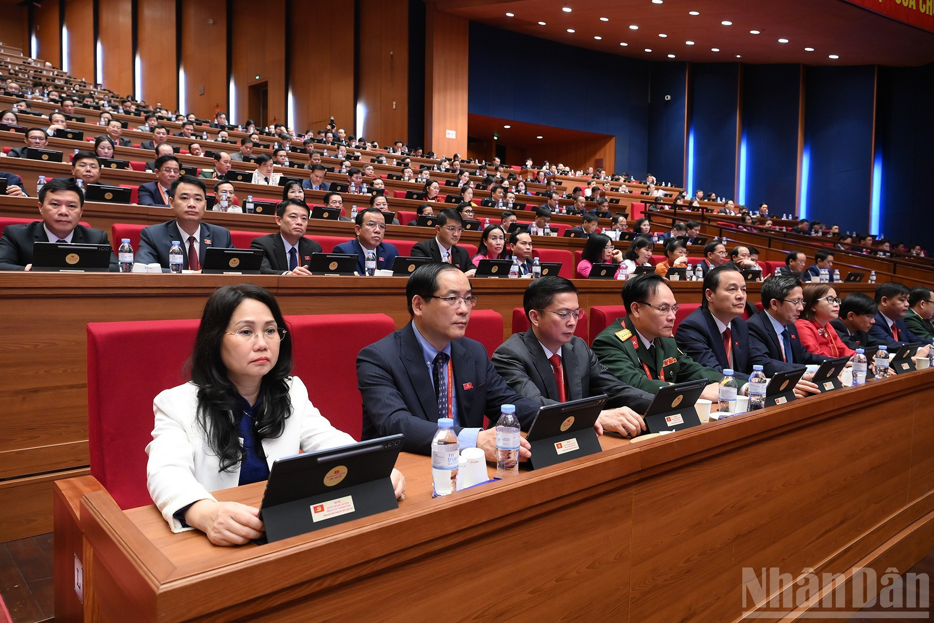 La delegación del Comité del Partido de la provincia de Lang Son en la sesión de debate. (Foto: TRAN HAI)