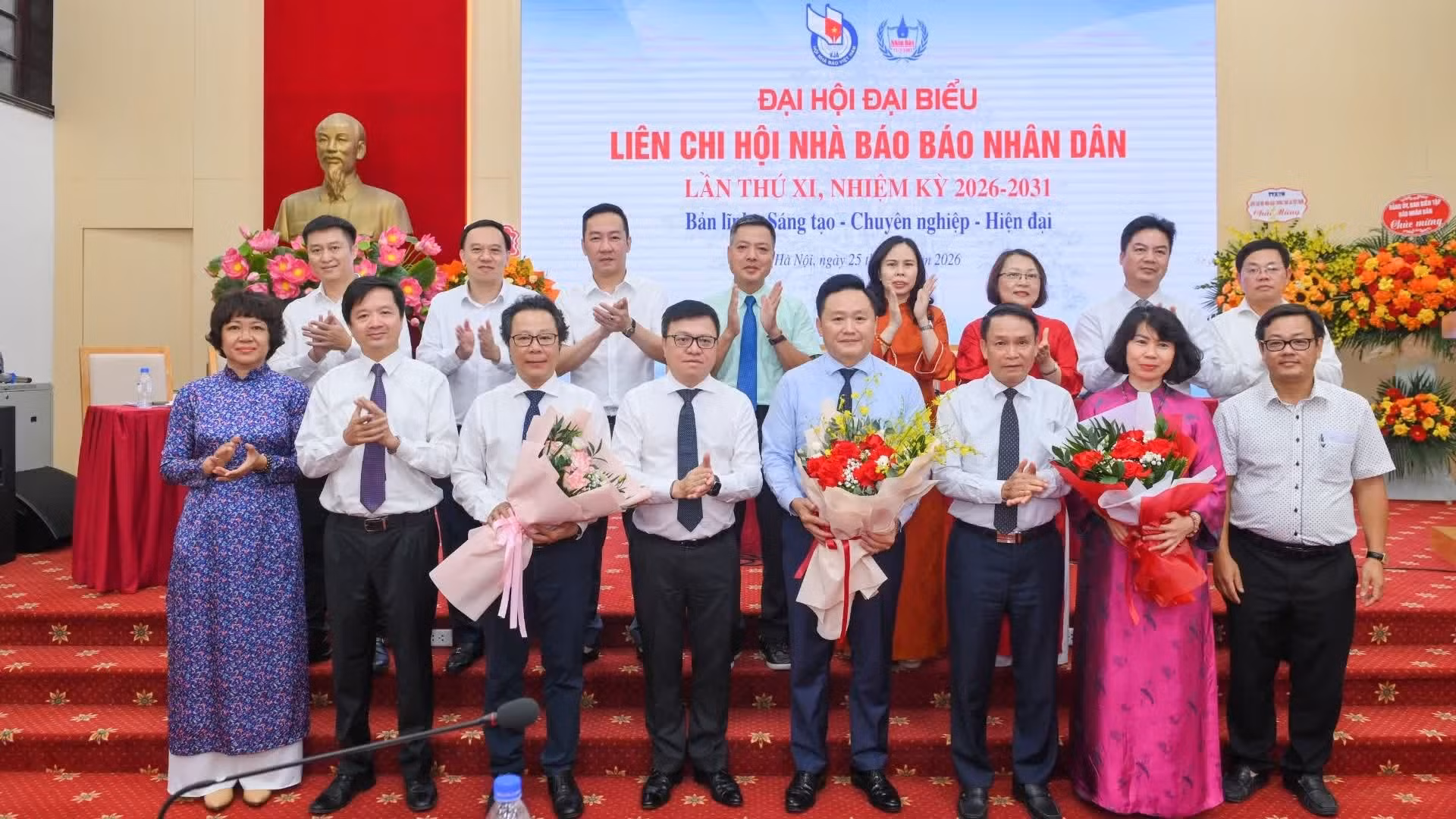 El Comité Ejecutivo de la Asociación de Periodistas del periódico Nhan Dan del XI mandato (2026-2031).