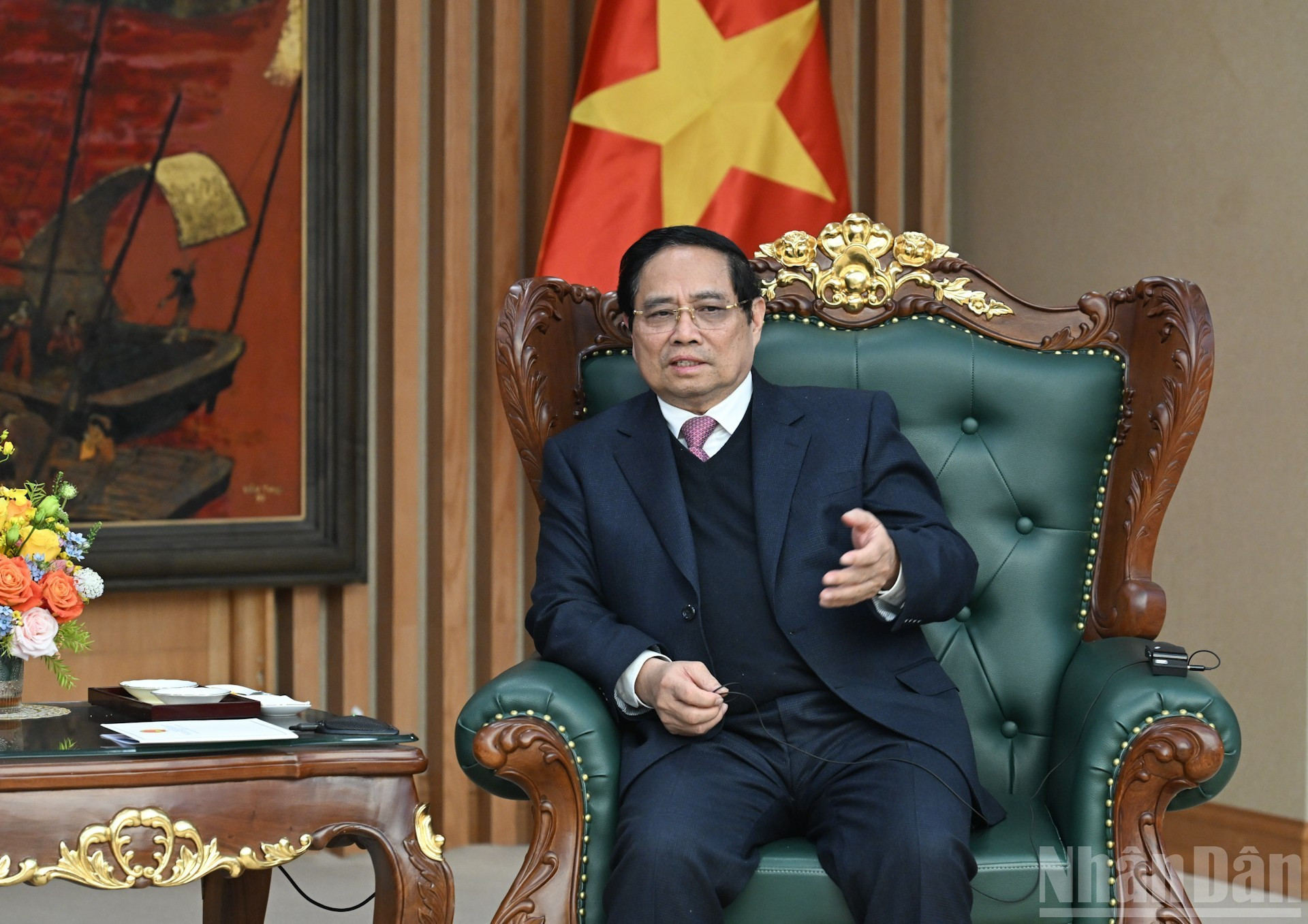 El primer ministro Pham Minh Chinh interviene en el encuentro.