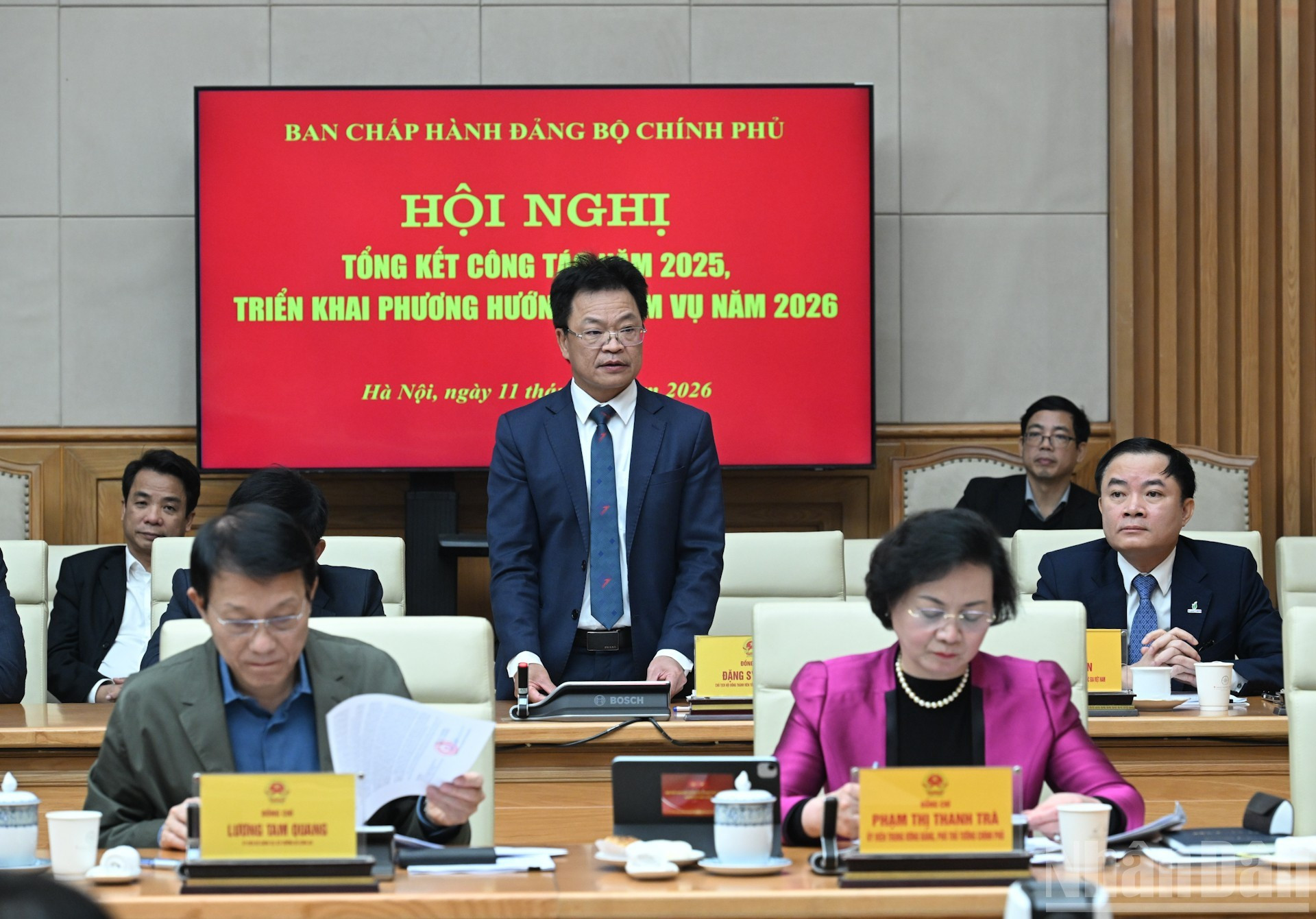 El presidente del Consejo de Miembros de la Corporación de Ferrocarriles de Vietnam, Dang Sy Manh, presenta una ponencia.