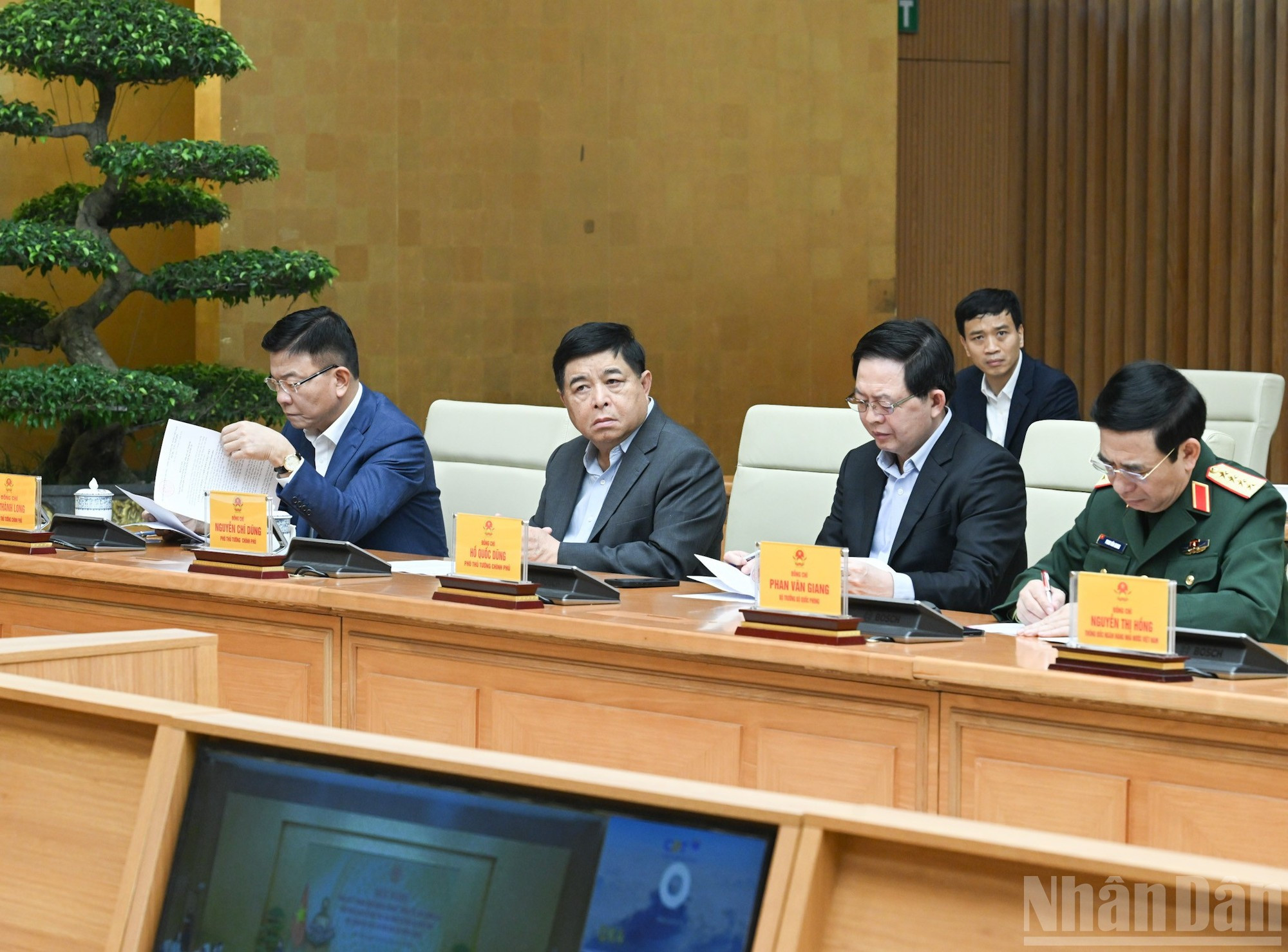 Los viceprimeros ministros y representantes de los ministerios en la conferencia.