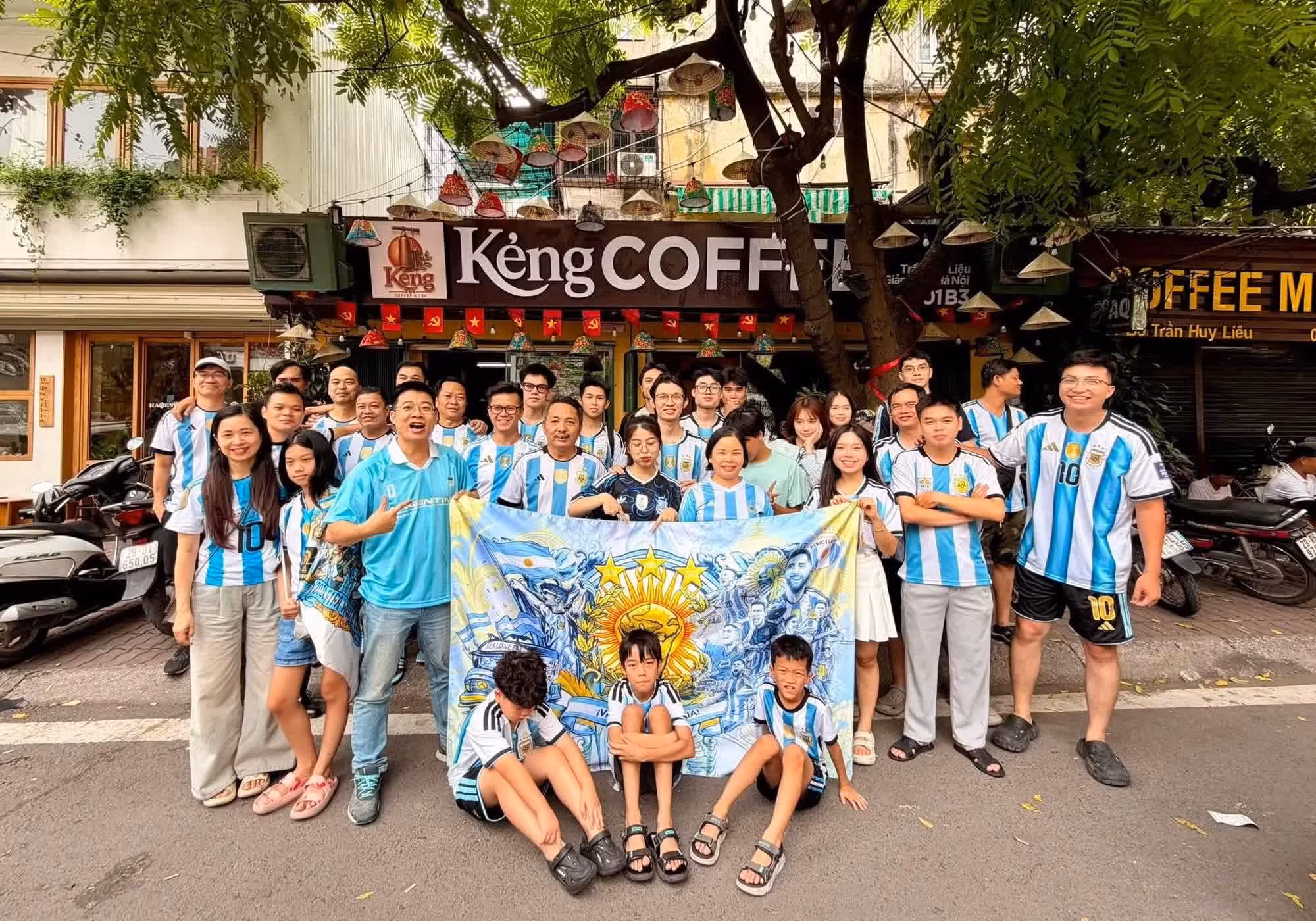 Aficionados argentinos en Vietnam se reúnen para alentar a Lionel Messi y a la selección argentina durante la Copa Mundial de la FIFA 2026. Foto: cortesía del entrevistado.