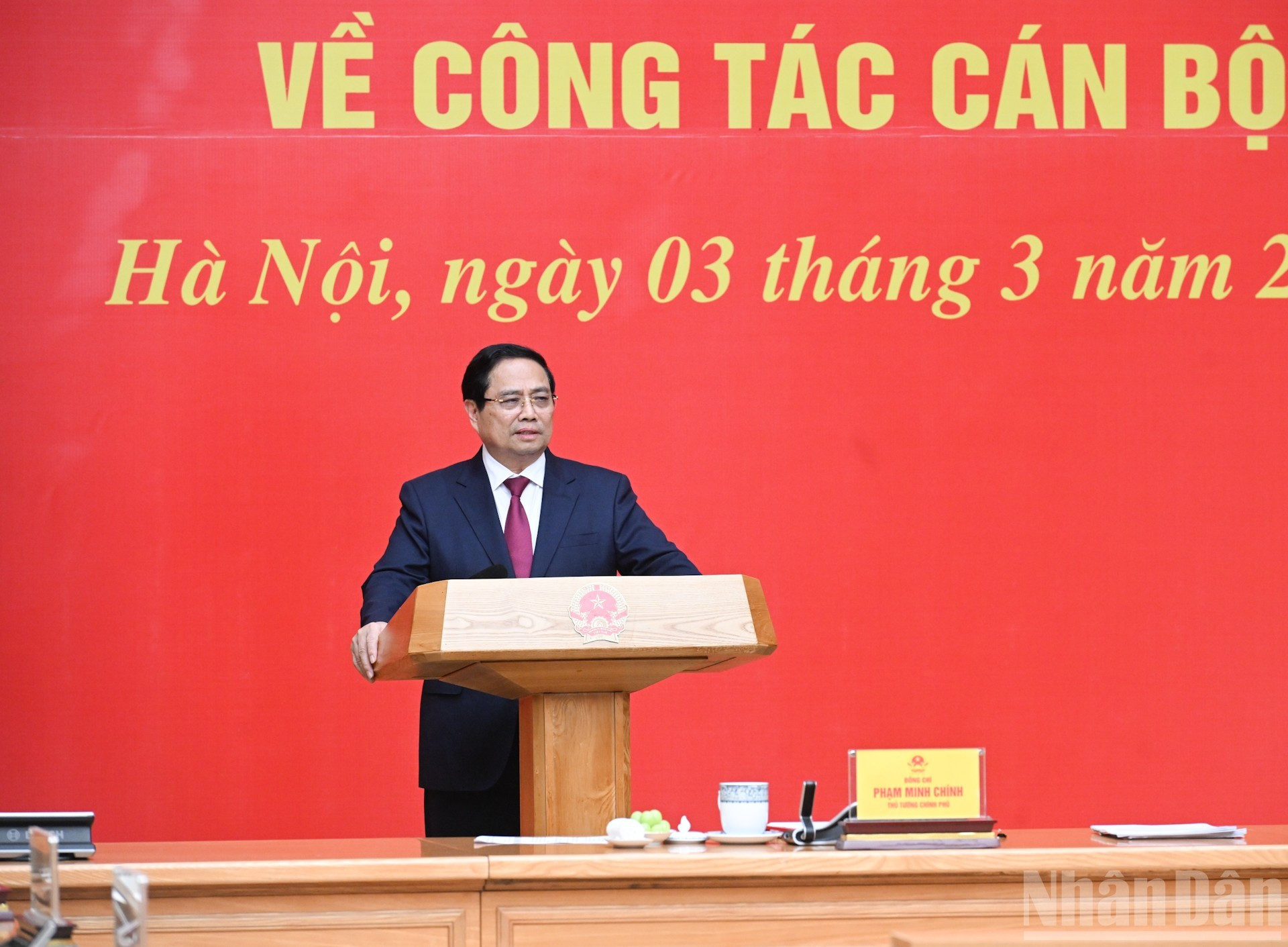 El primer ministro Pham Minh Chinh habla en el acto.