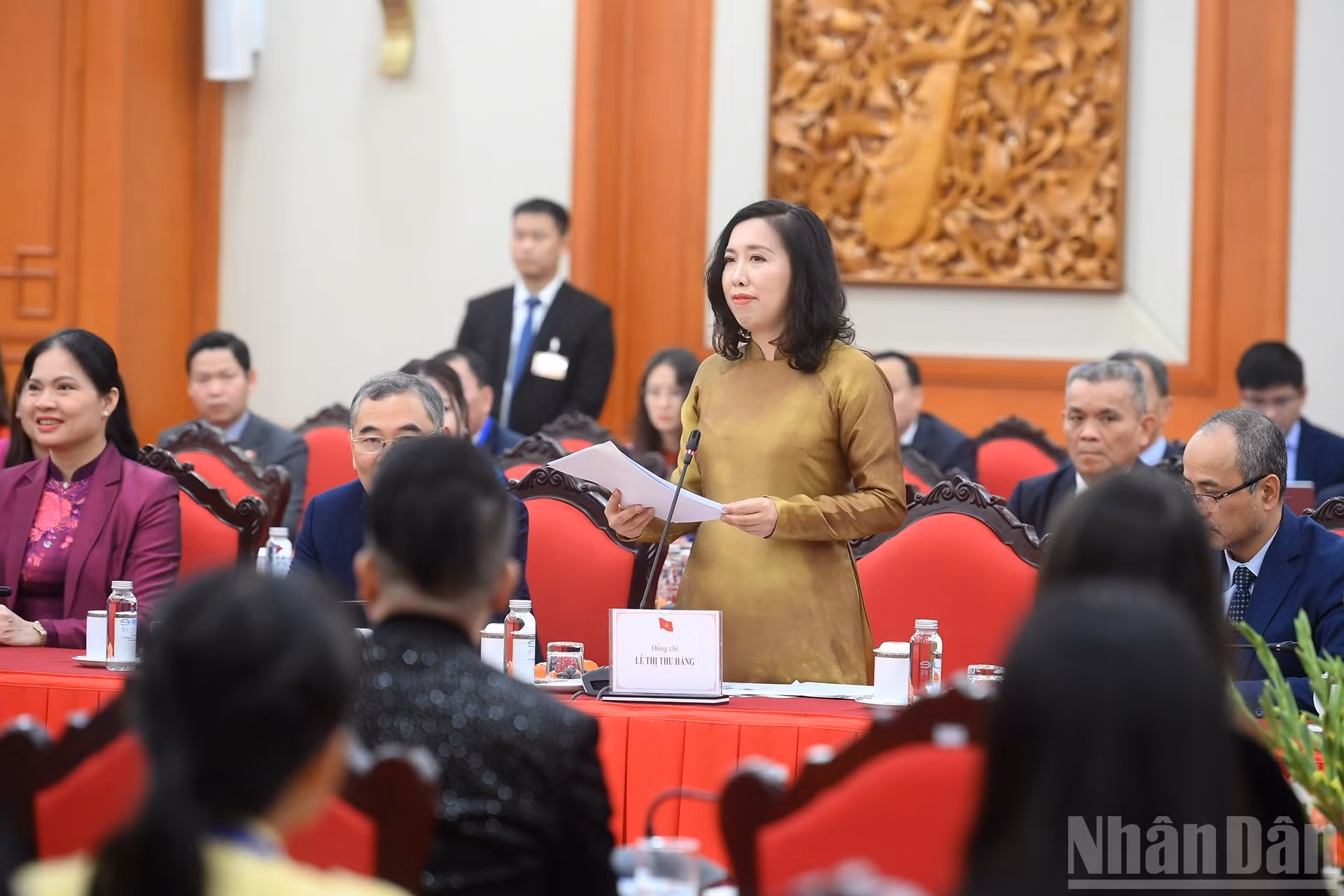 La viceministra de Relaciones Exteriores Le Thi Thu Hang interviene en el encuentro.