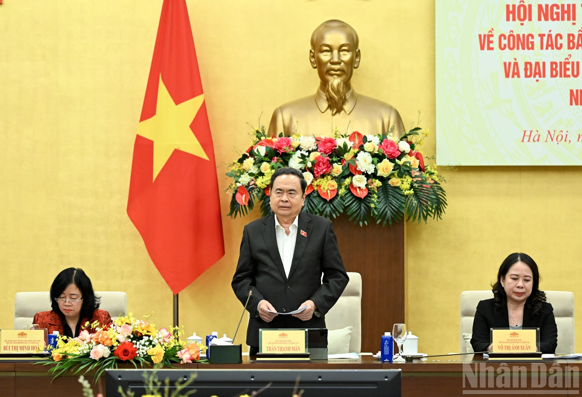 El presidente de la AN y titular del Consejo Electoral Nacional, Tran Thanh Man, pronuncia el discurso de clausura de la conferencia. (Foto: Duy Linh)