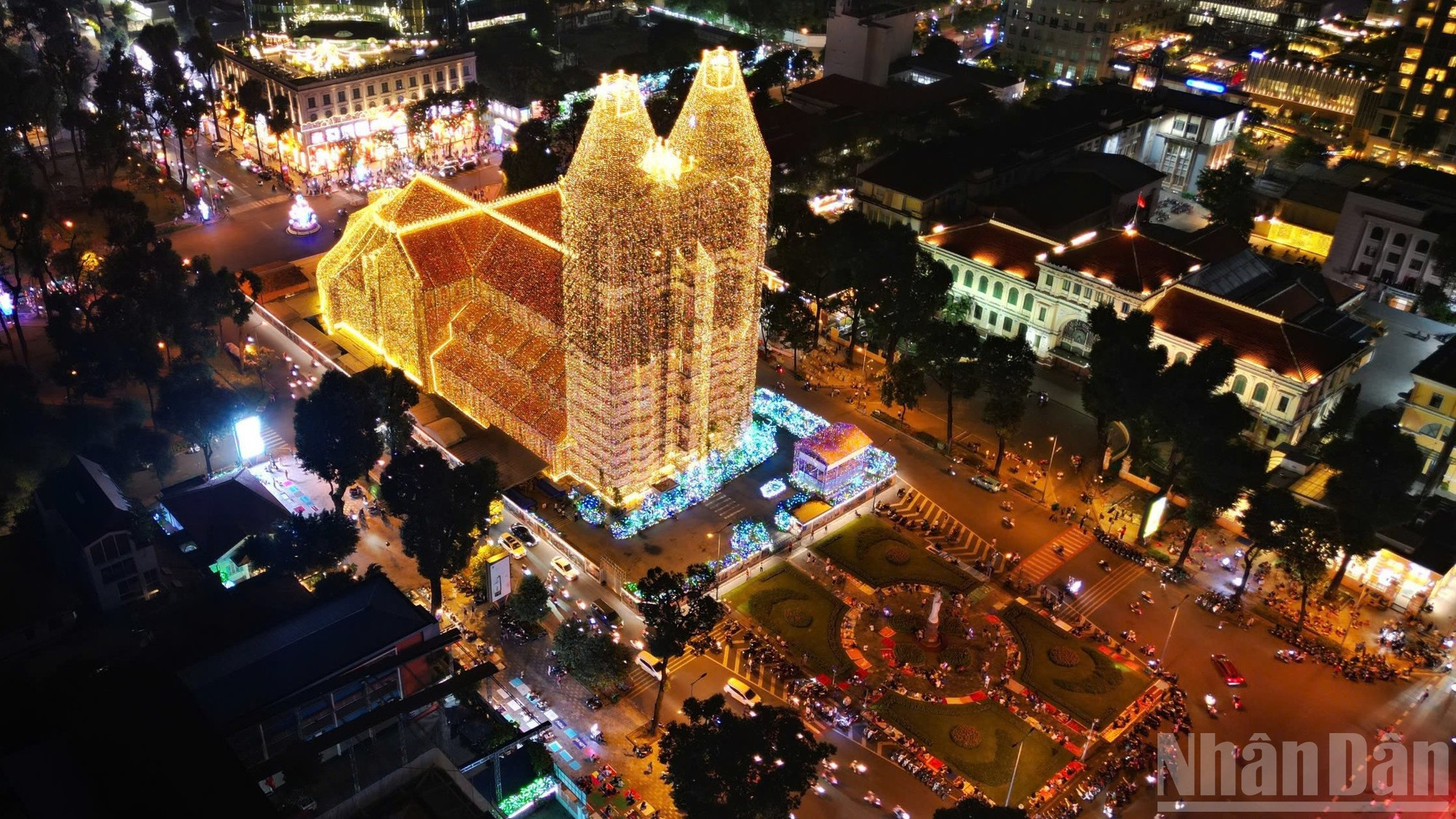 [Foto] Vibrante ambiente navideño en Ciudad Ho Chi Minh