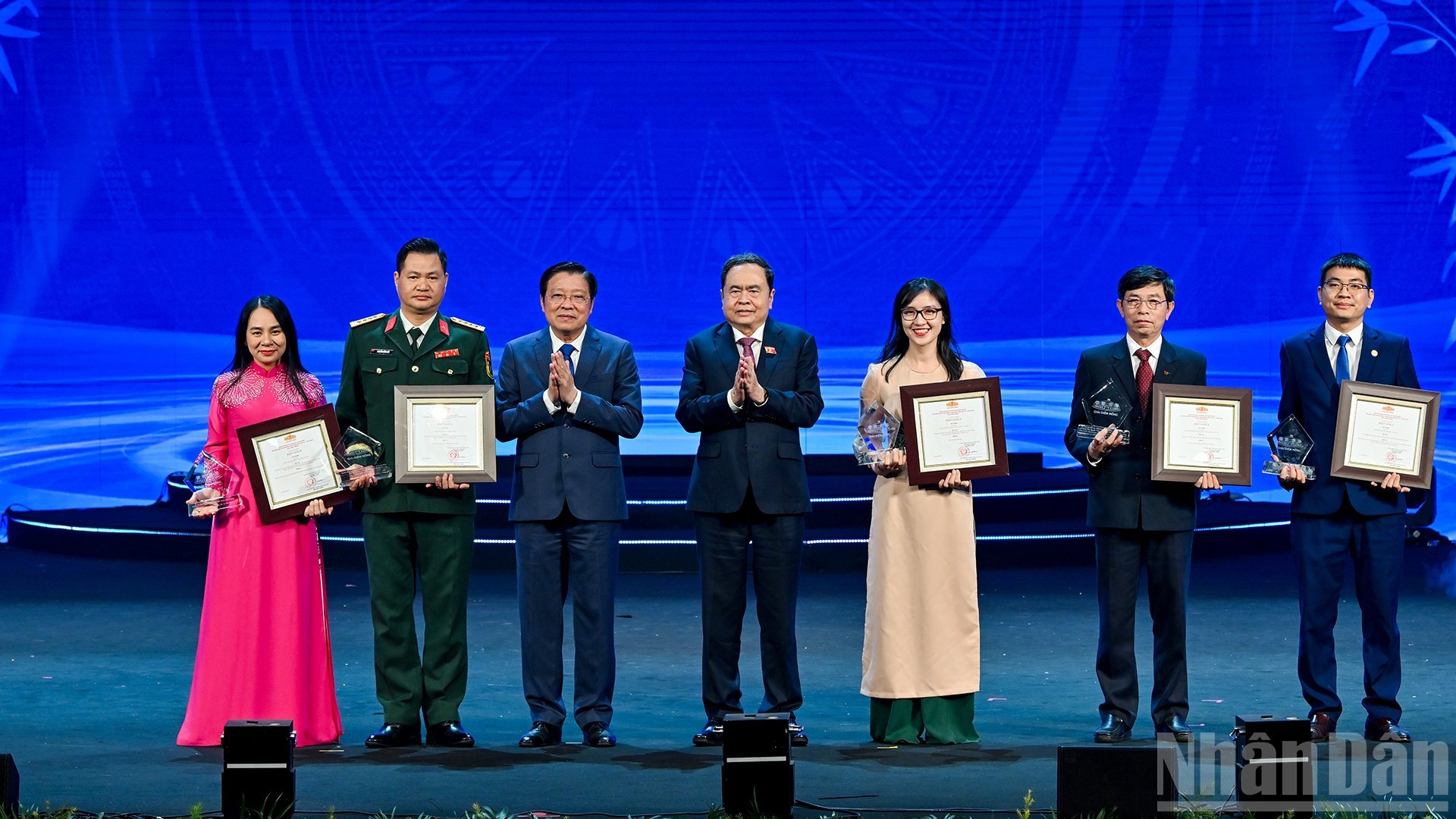 [Foto] Ceremonia de entrega de premios de prensa sobre Asamblea Nacional y Consejos Populares en 2025