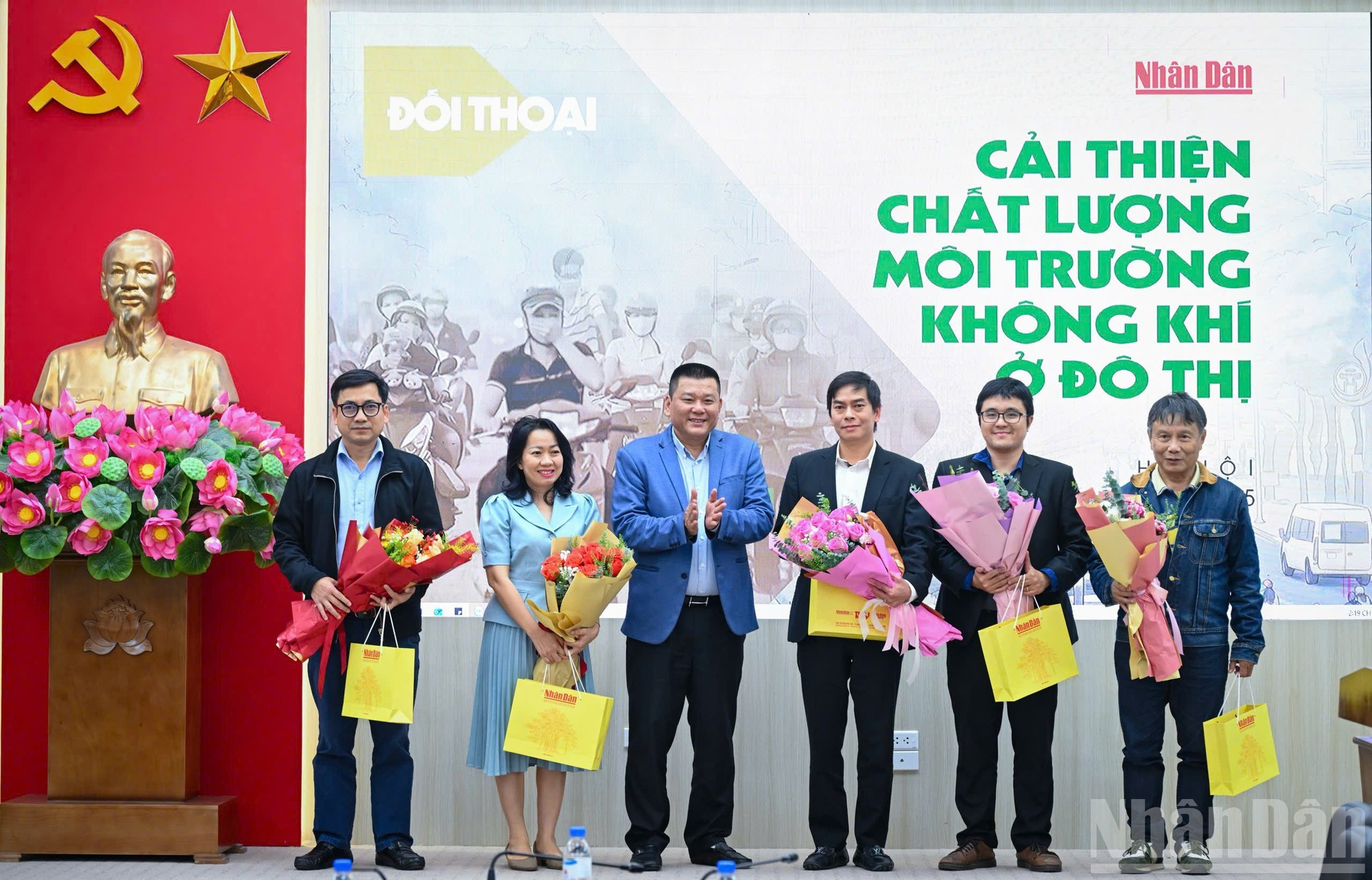 Expertos e invitados participan en la cita. (Foto: Thanh Dat)