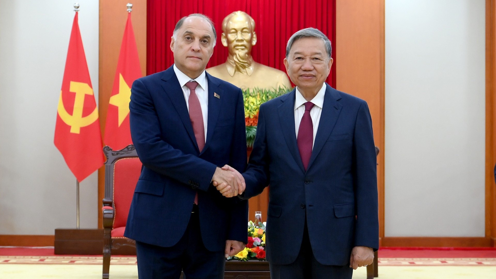 [Foto] Líder partidista vietnamita recibe a secretario del Consejo de Seguridad de Belarús