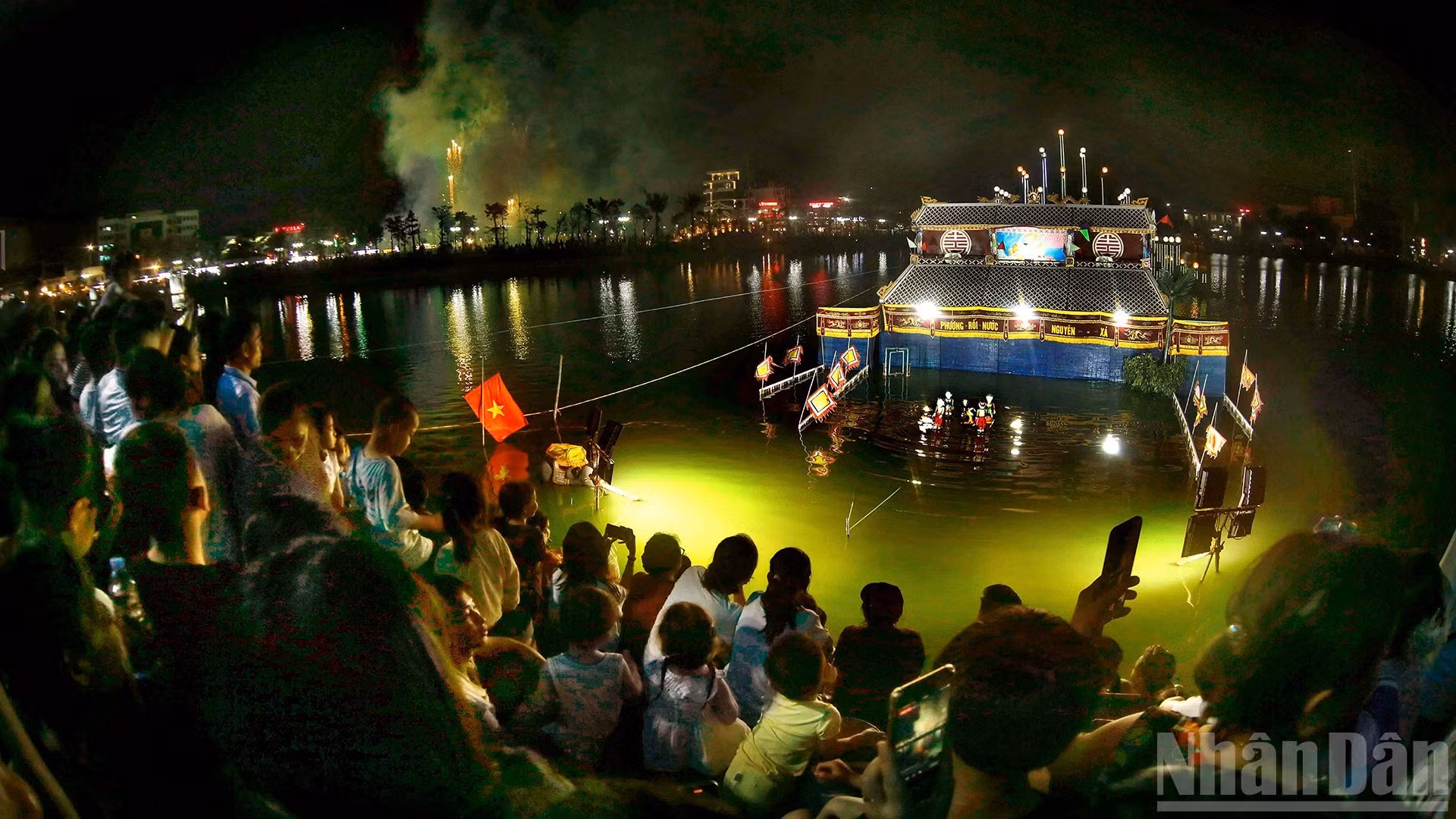 [Foto] Singular espectáculo de marionetas acuáticas en aldea de Nguyen Xa