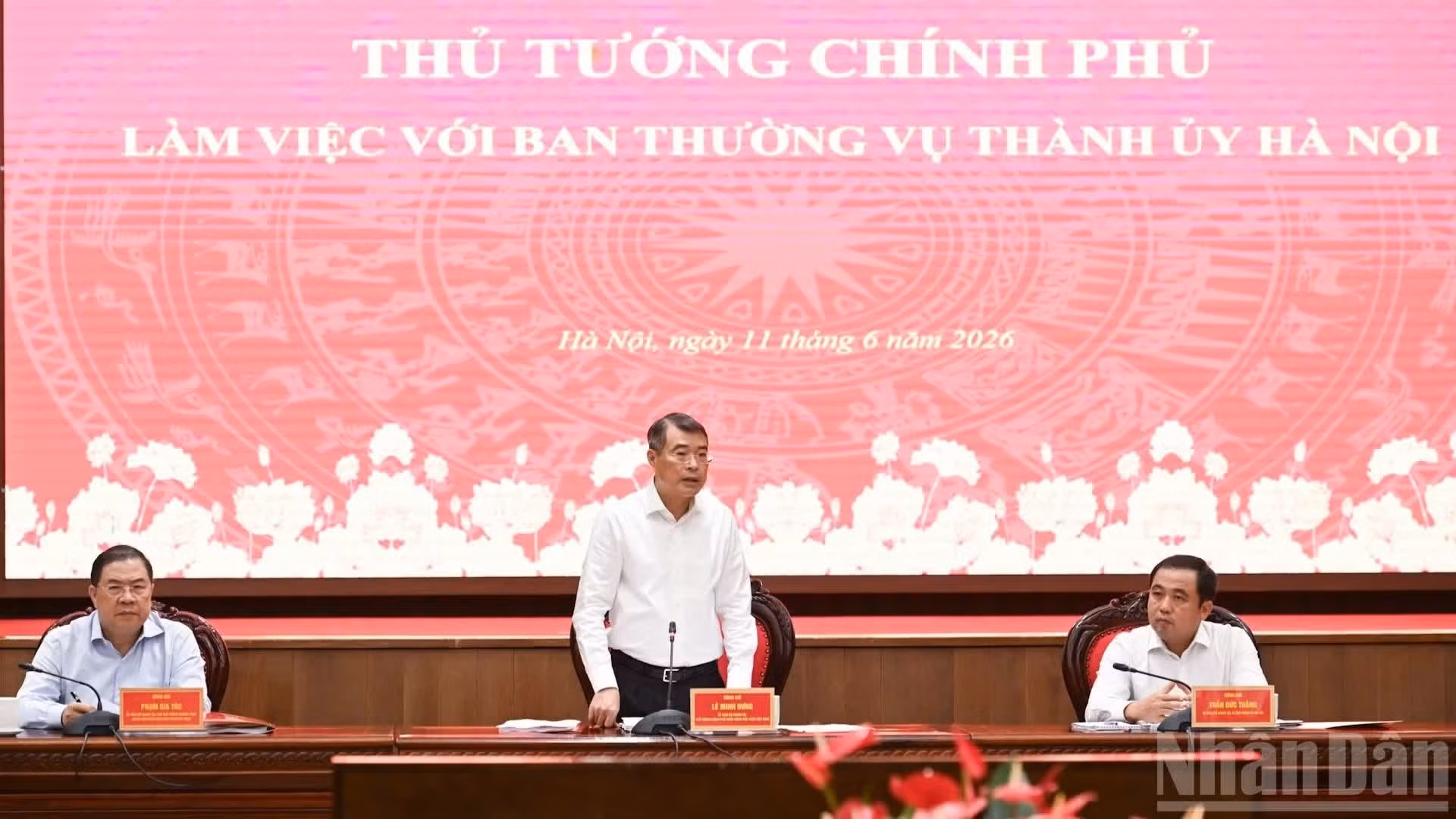 El primer ministro vietnamita, Le Minh Hung, pronuncia un discurso.