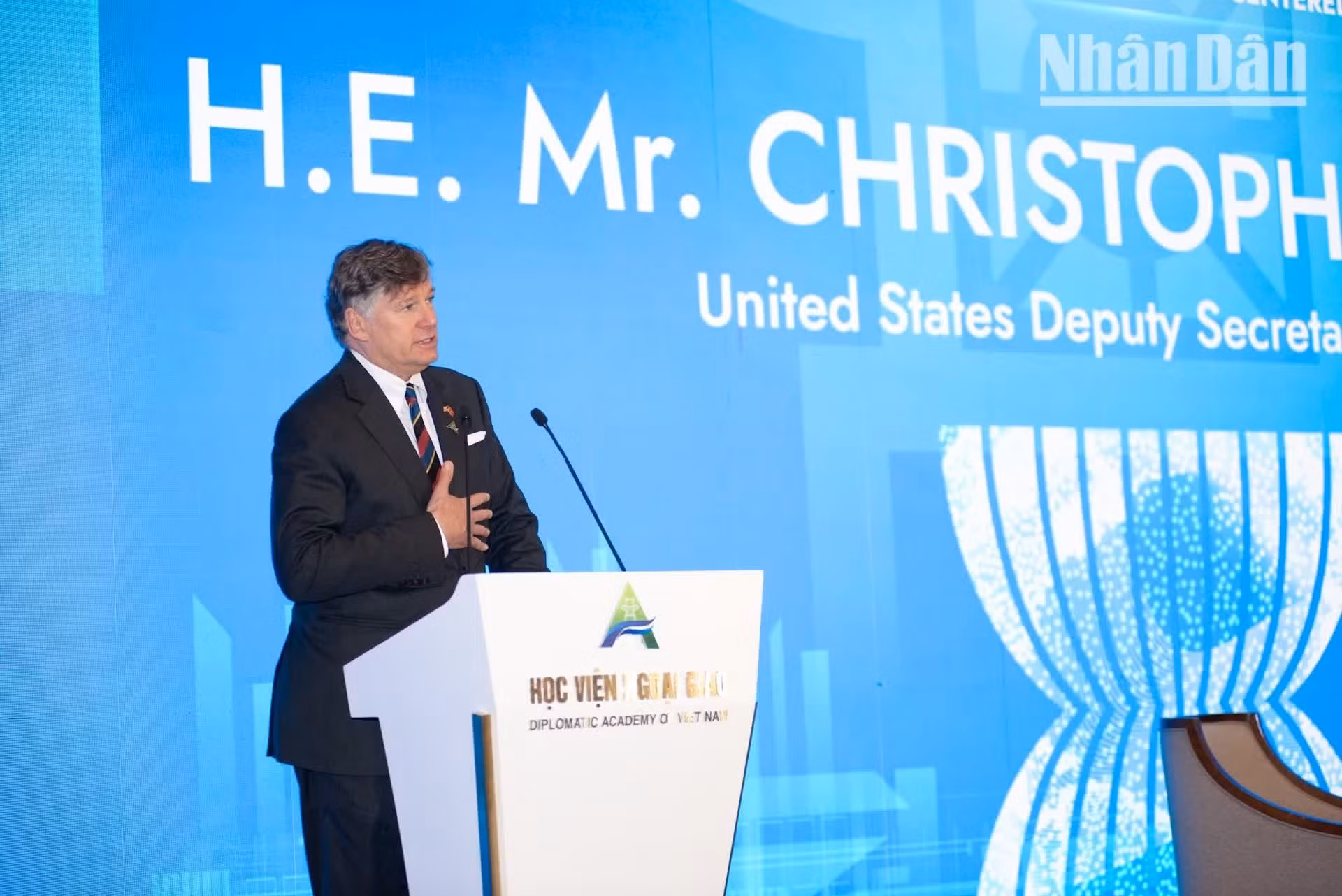 Subraya que Vietnam y Estados Unidos mantienen actualmente una asociación estratégica integral, reflejo de la voluntad compartida de practicar una cooperación cada vez más sustantiva y eficaz.