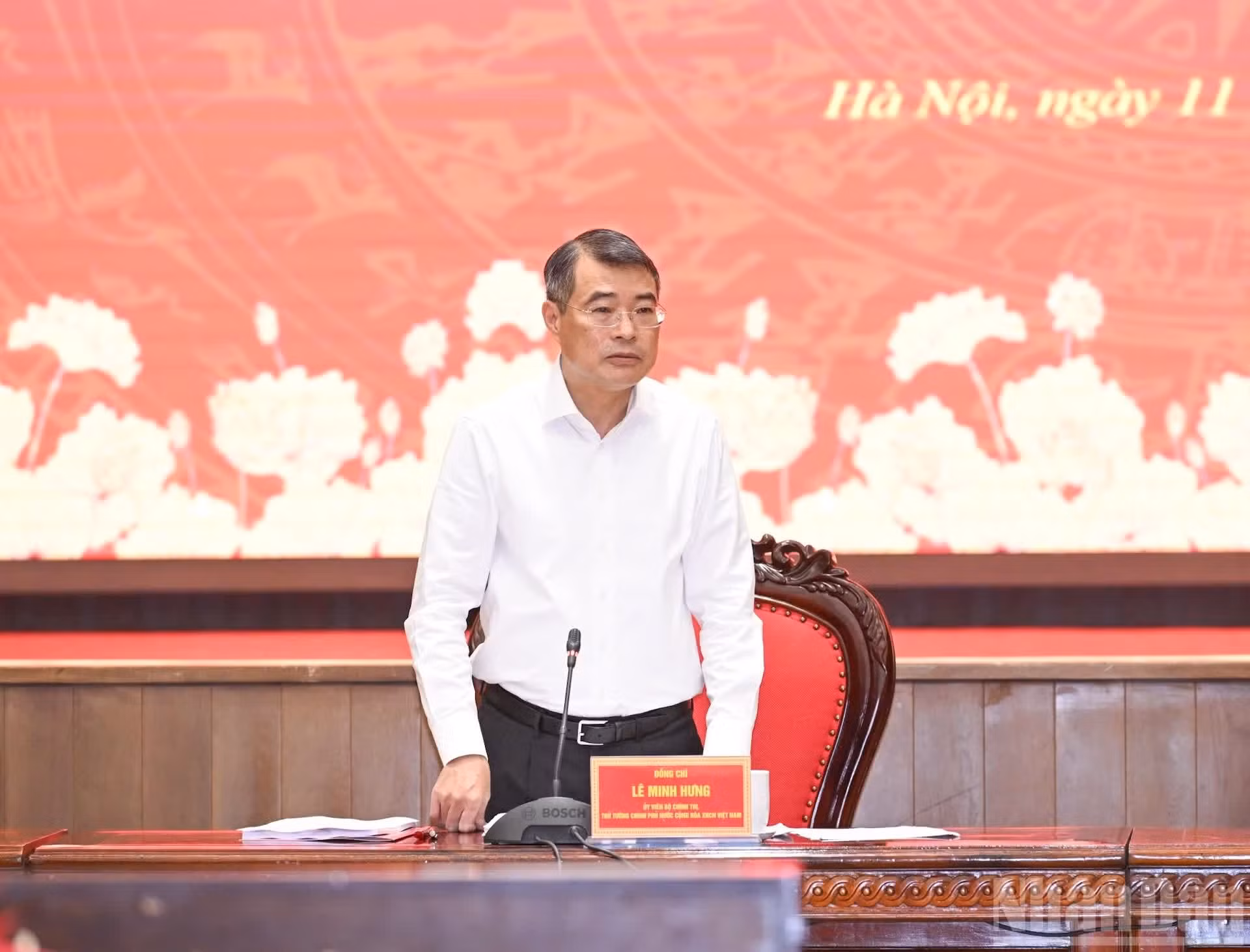 El primer ministro vietnamita, Le Minh Hung, pronuncia un discurso.