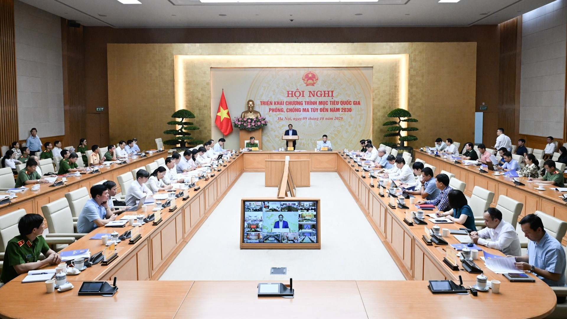 [Foto] Premier vietnamita preside conferencia sobre Programa Nacional dirigido a la prevención y lucha contra drogas hasta 2030