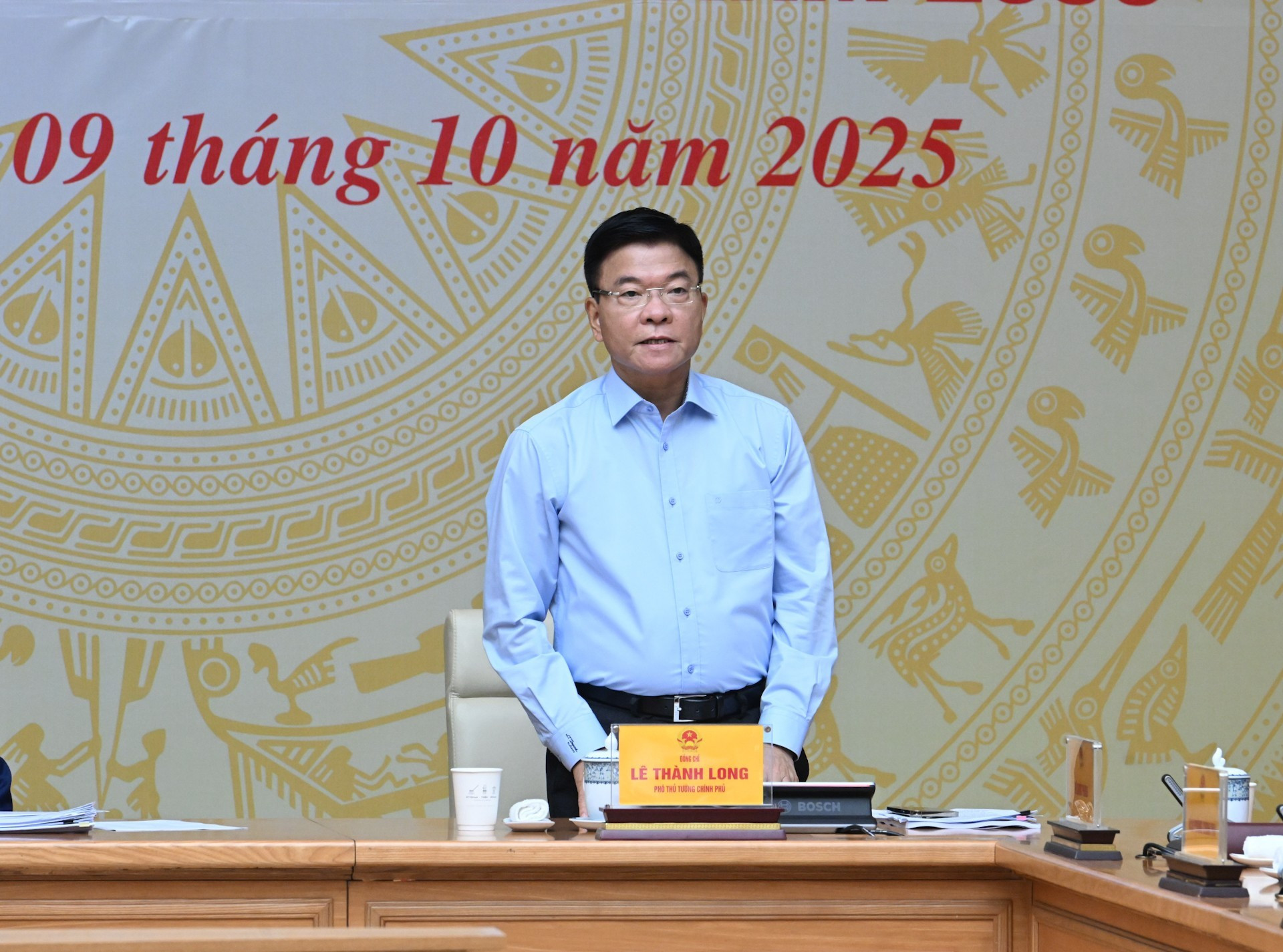 El viceprimer ministro vietnamita, Le Thanh Long, habla en la cita.