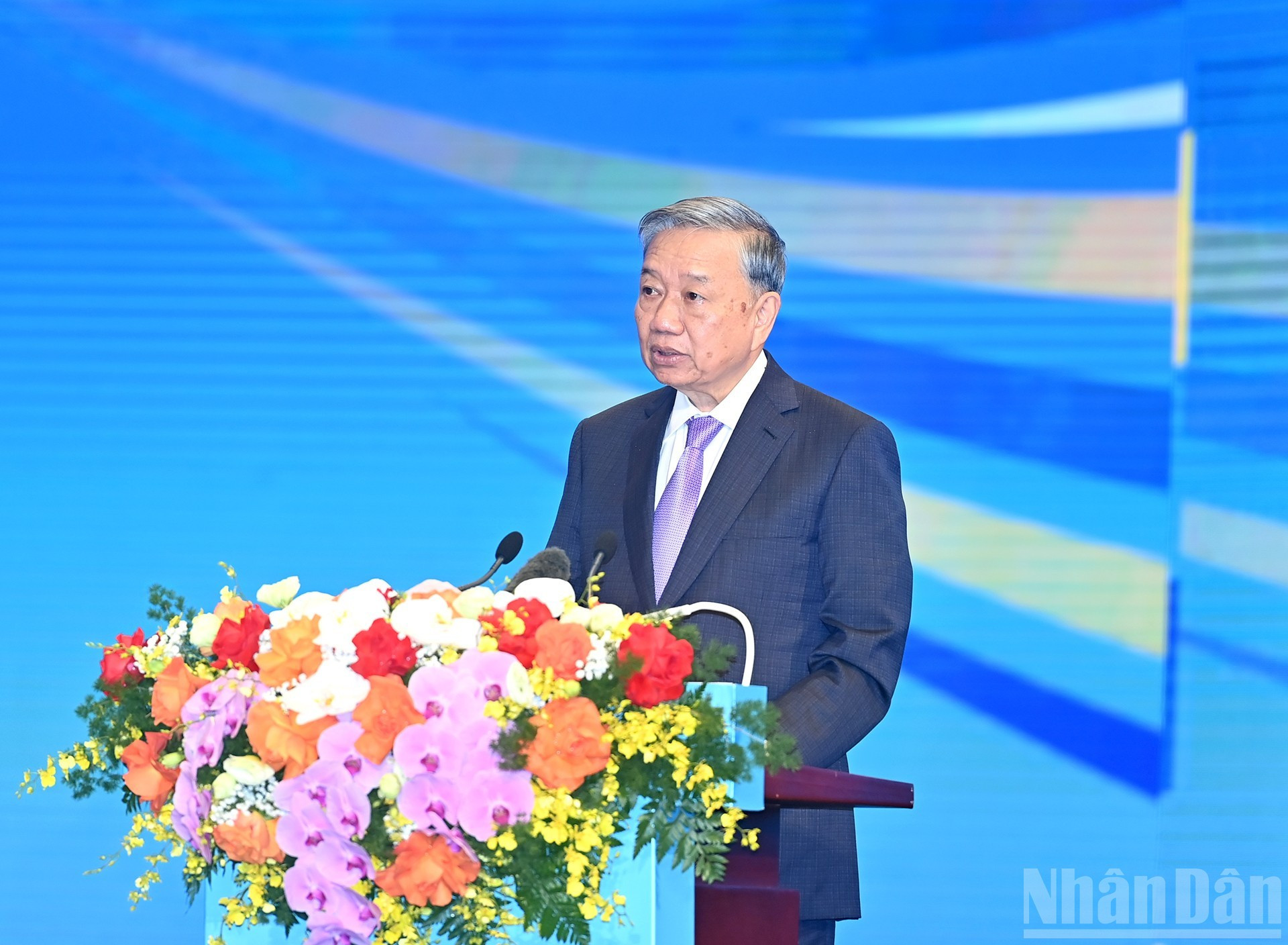 El secretario general del Partido Comunista de Vietnam, To Lam, pronuncia un discurso en el acto.