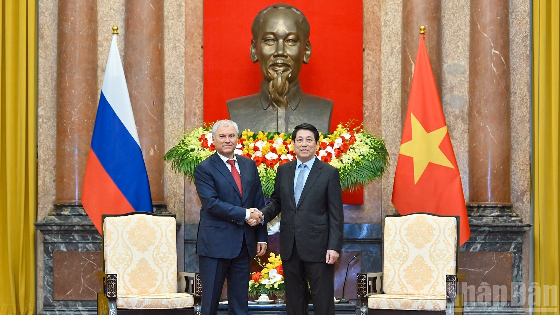 El presidente vietnamita, Luong Cuong, y el titular de la Duma Estatal de Rusia, Vyacheslav Volodin.