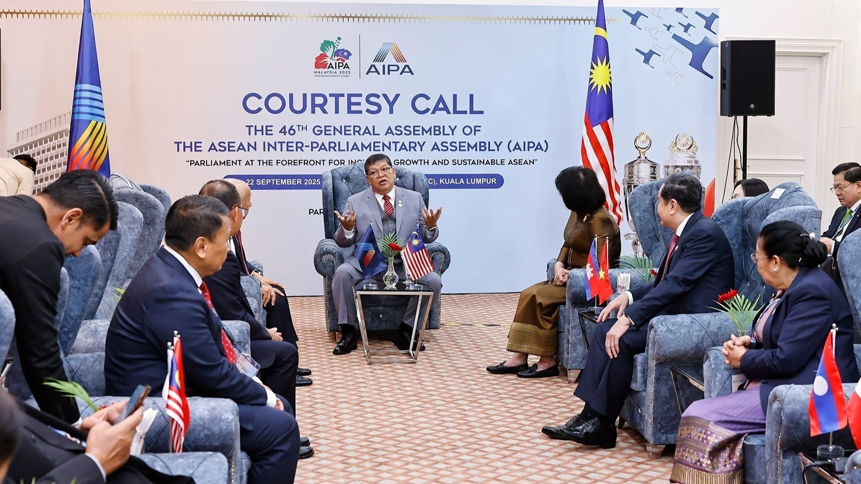 [Foto] Líder legislativo vietnamita asiste a actividades de la AIPA-46