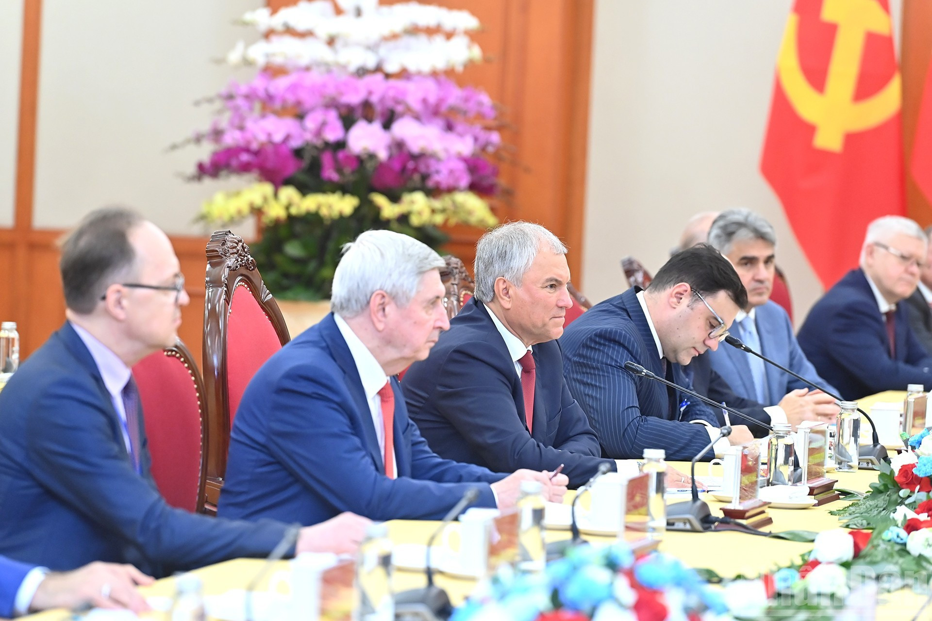 El presidente de la Duma Estatal de Rusia, Vyacheslav Volodin, habla en la reunión. El presidente de la Duma Estatal de Rusia, Vyacheslav Volodin, habla en la reunión.