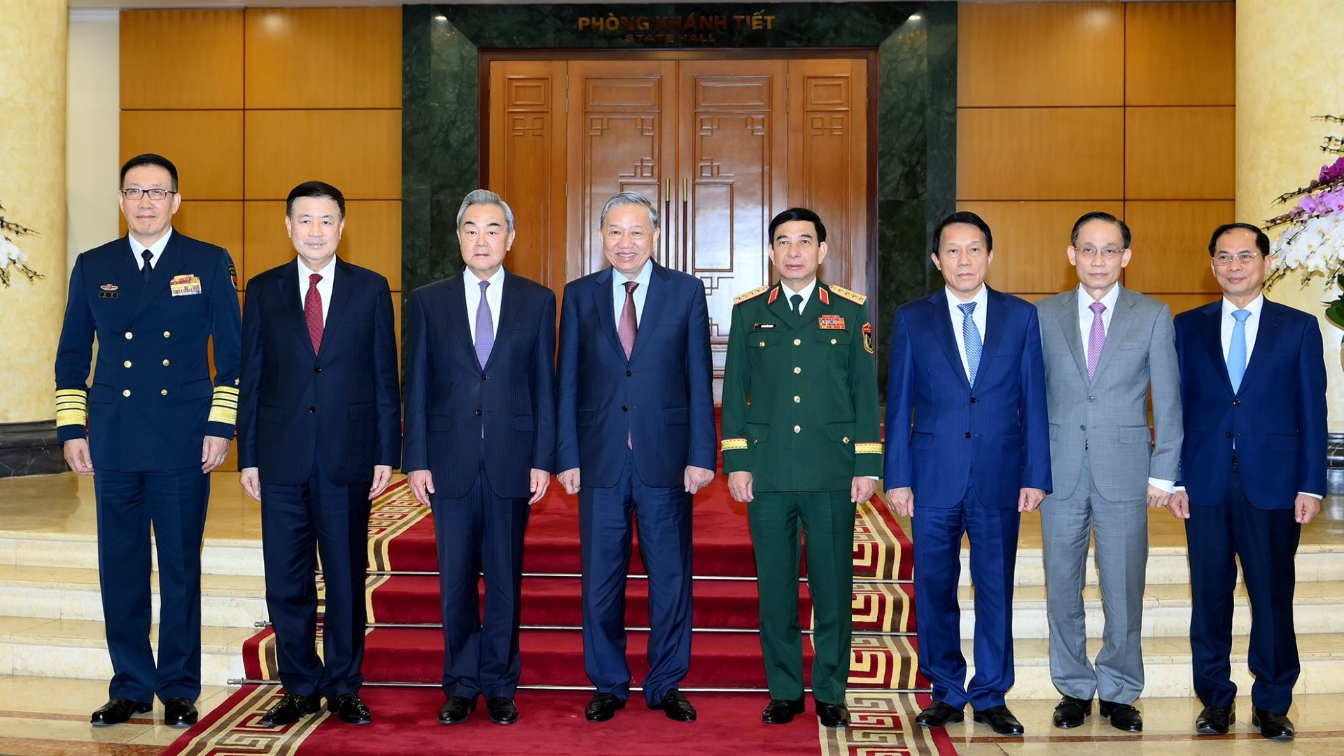 [Foto] Dirigente partidista vietnamita recibe a ministros de Relaciones Exteriores, Defensa y Seguridad Pública de China 