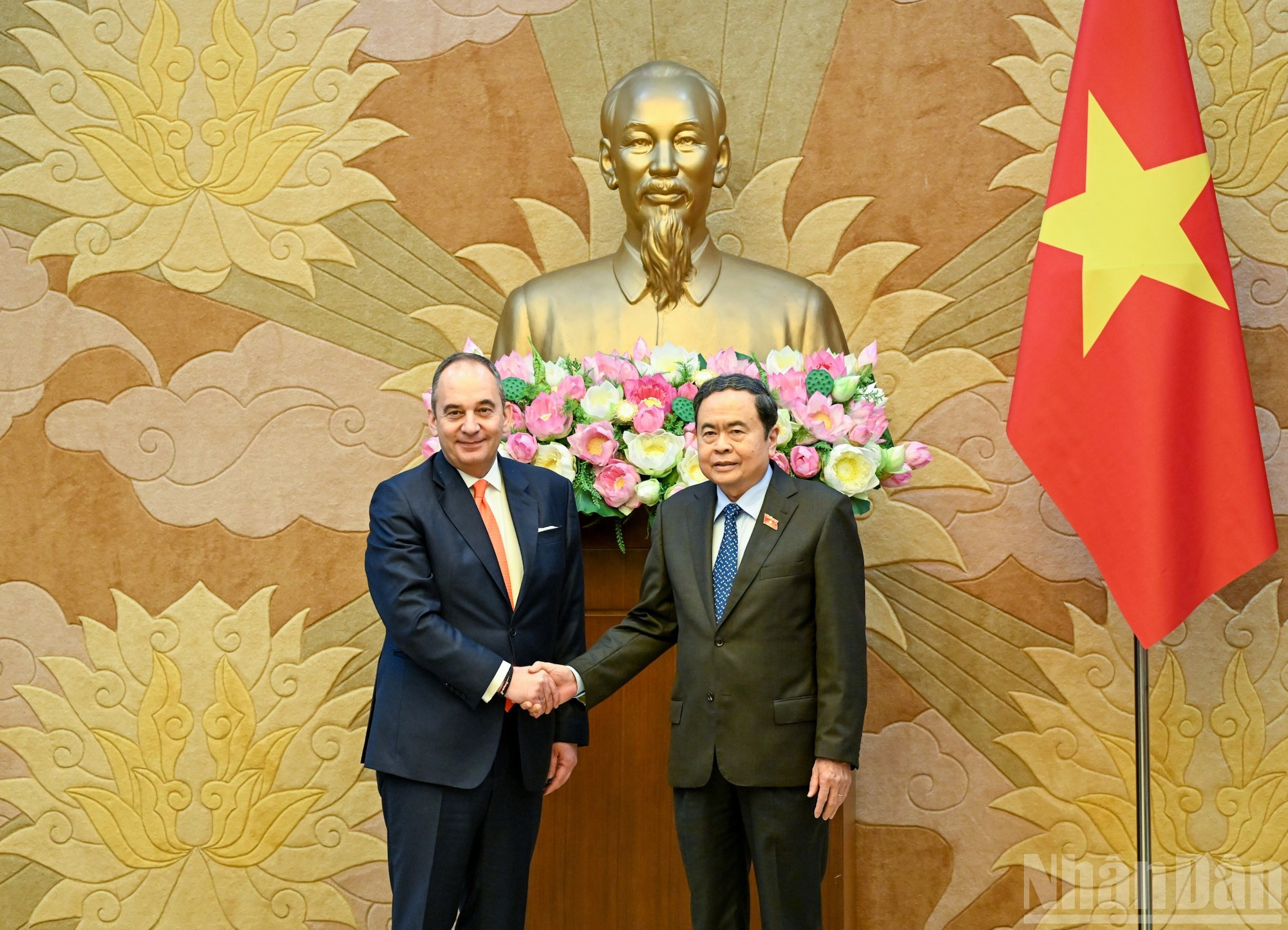 [Foto] Líder legislativo vietnamita recibe a primer vicepresidente del Parlamento griego