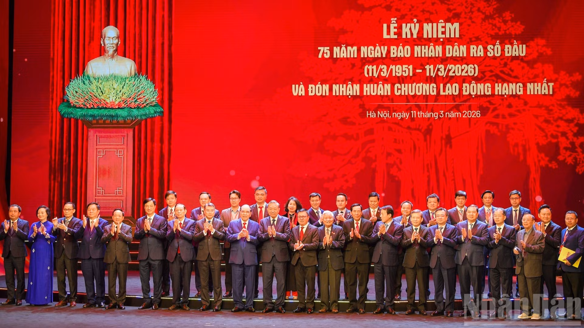 [Foto] Gran fiesta de generaciones de periodistas de Nhan Dan