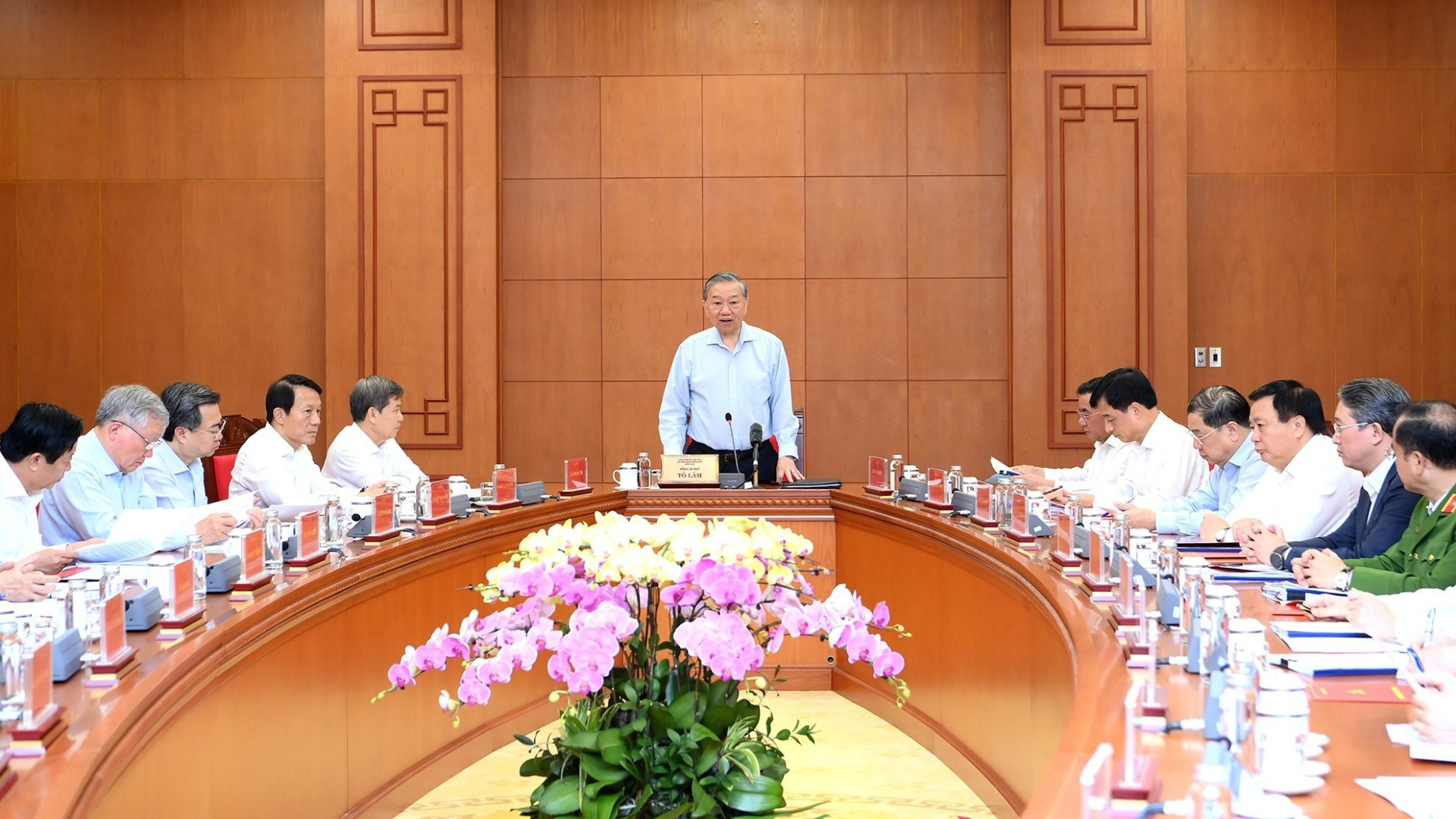 [Foto] Líder partidista vietnamita se reúne con Comisión de Asuntos Internos del Comité Central del PCV