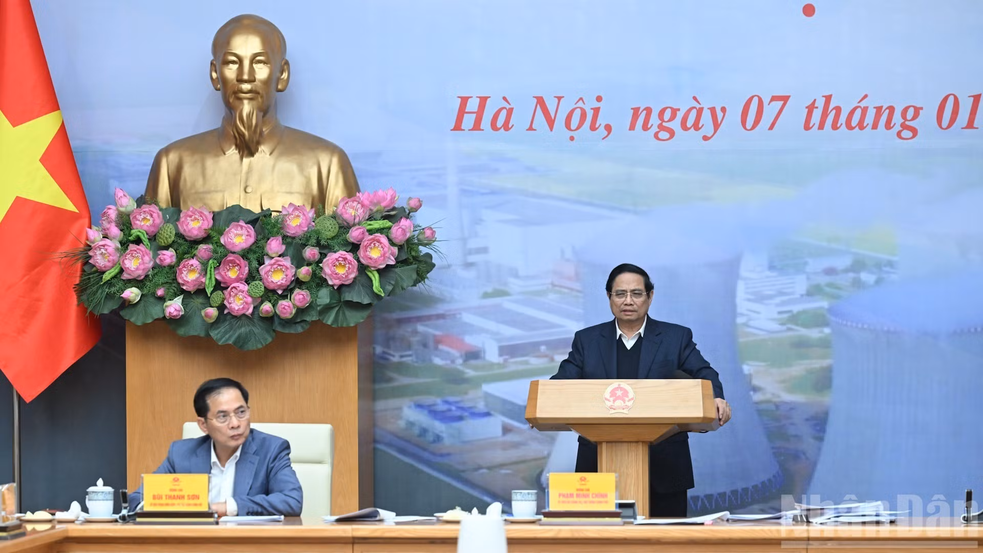 [Foto] Premier vietnamita preside reunión sobre construcción de centrales nucleares