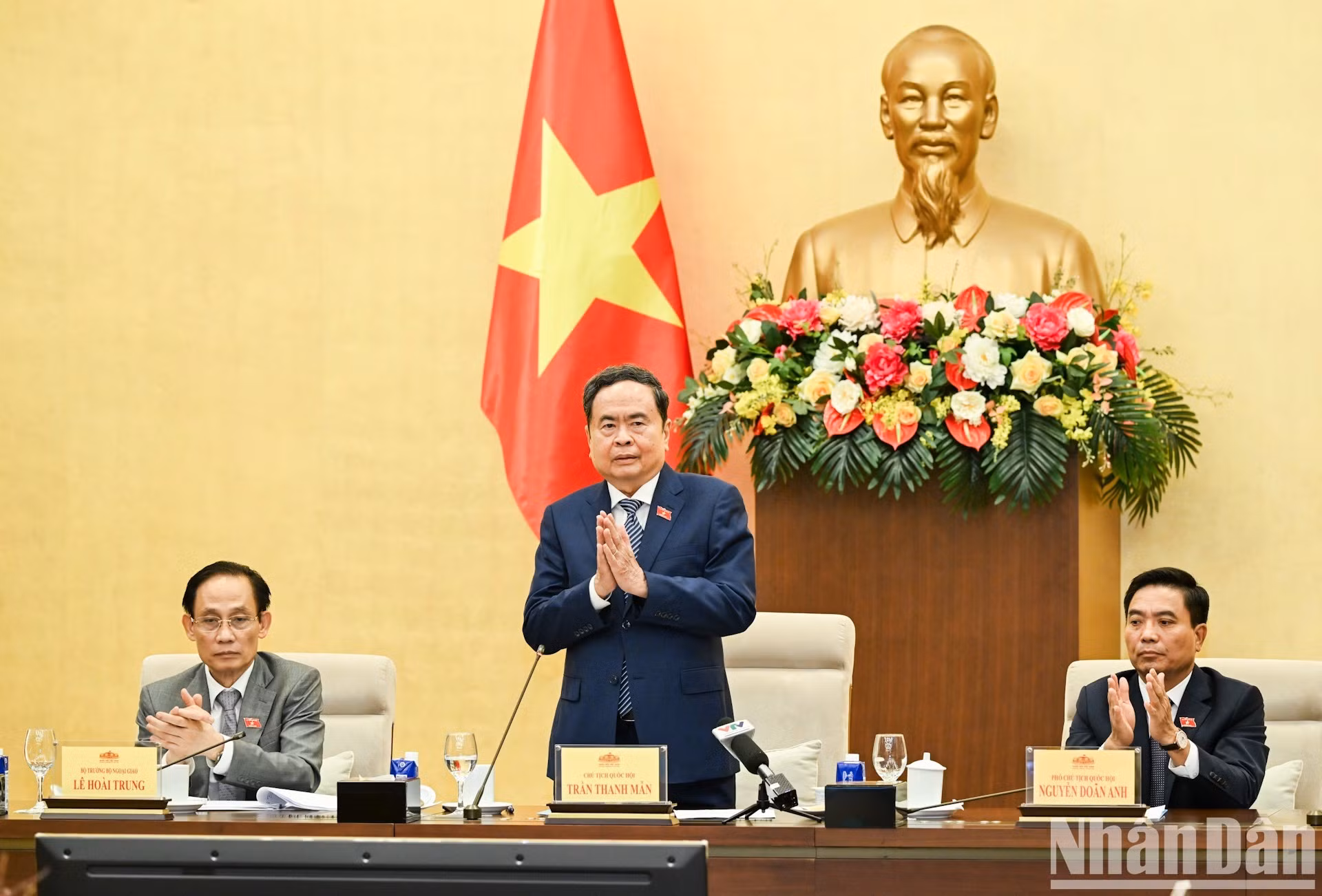 El presidente de la Asamblea Nacional vietnamita, Tran Thanh Man, pronuncia un discurso de apertura. (Foto: Duy Linh)