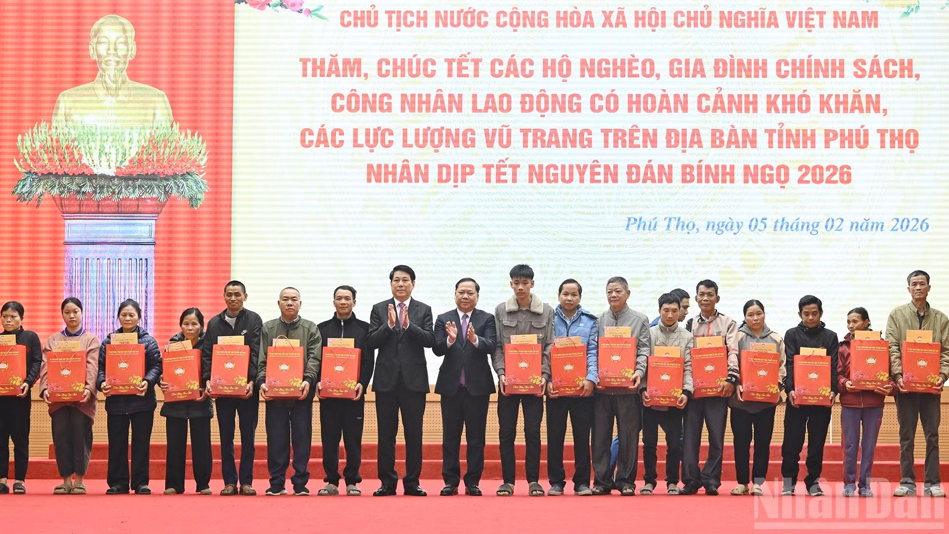 [Foto] Presidente vietnamita visita a autoridades y pueblo de provincia de Phu Tho por Año Nuevo Lunar