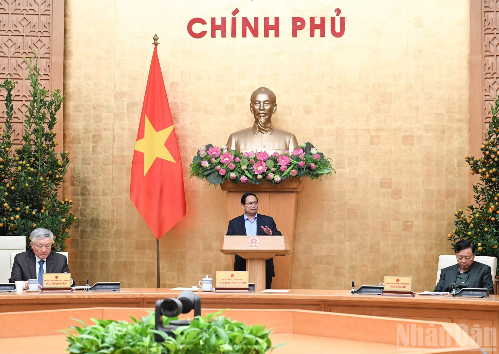[Foto] Premier vietnamita preside reunión para evaluar situación del Año Nuevo Lunar 2026