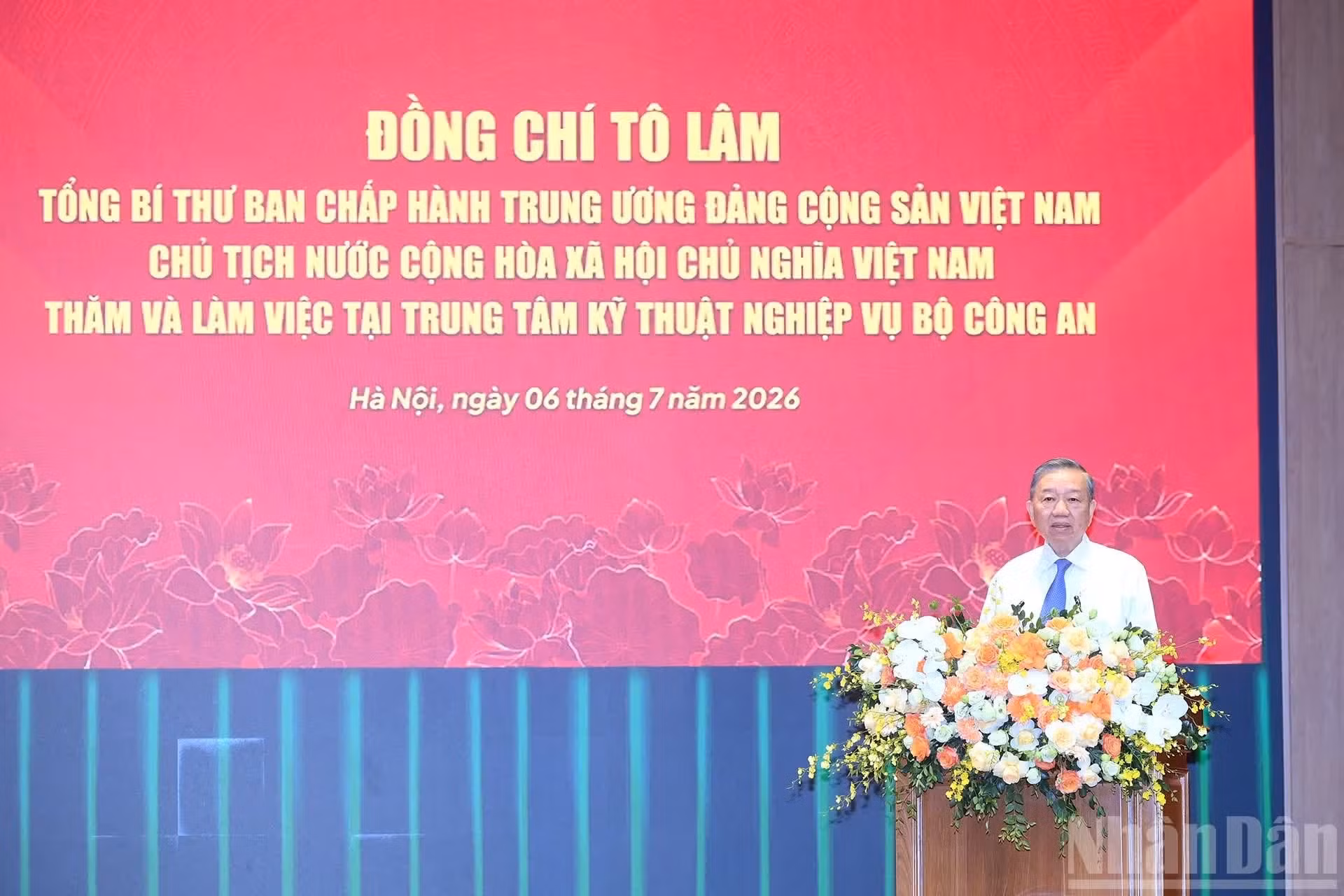 El secretario general del Partido Comunista y presidente de Vietnam, To Lam, pronuncia un discurso directivo.
