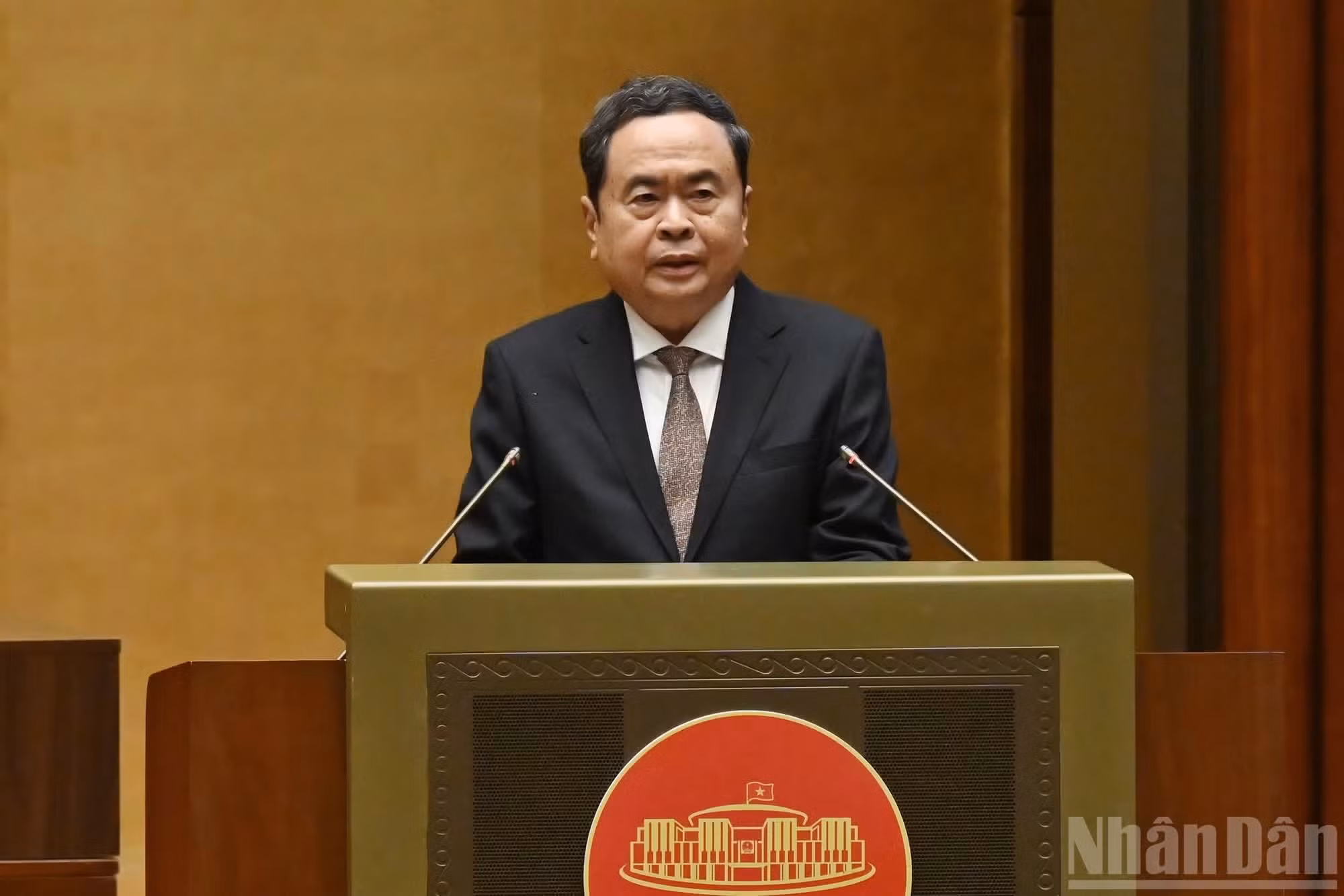 El titular de la Asamblea Nacional, Tran Thanh Man, pronuncia un discurso.