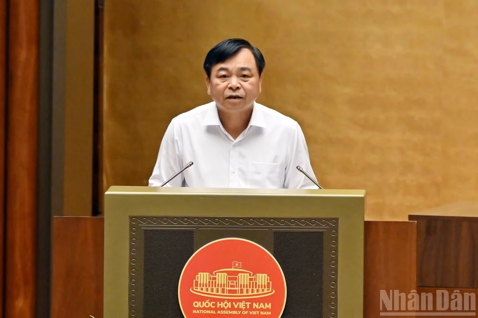 El viceministro de Agricultura y Medio Ambiente, Nguyen Hoang Hiep, presenta una ponencia.