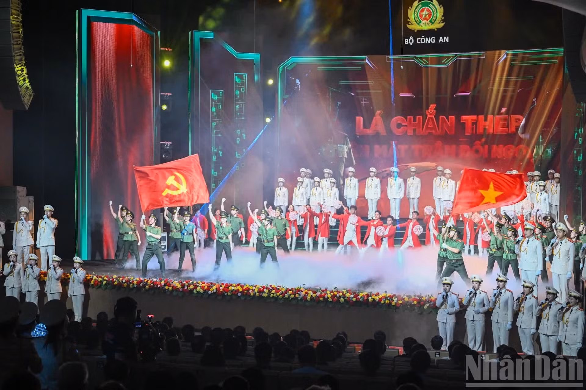 Una actuación artística en el evento.