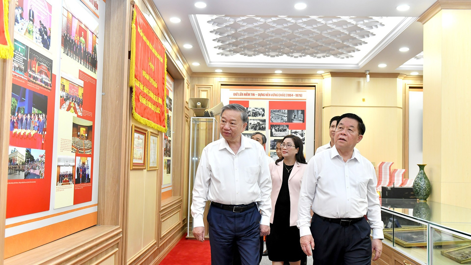 [Foto] Líder partidista vietnamita trabaja con Comisión de Propaganda, Educación y Movilización de Masas del Comité Central del Partido