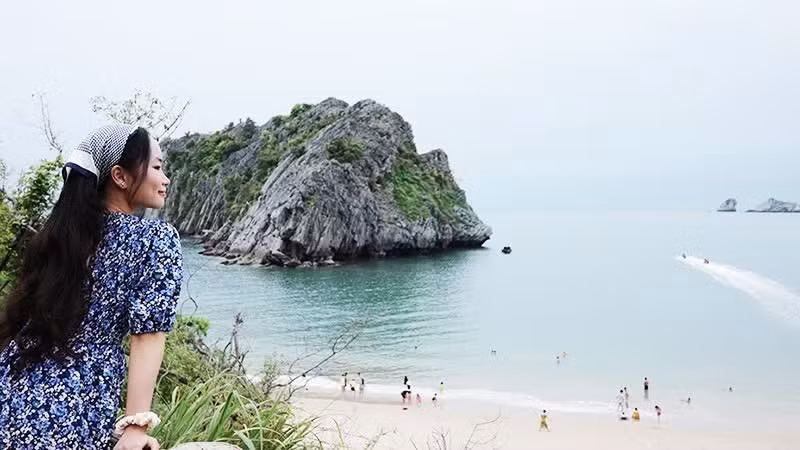 Una playa virgen en la isla de Cat Ba.