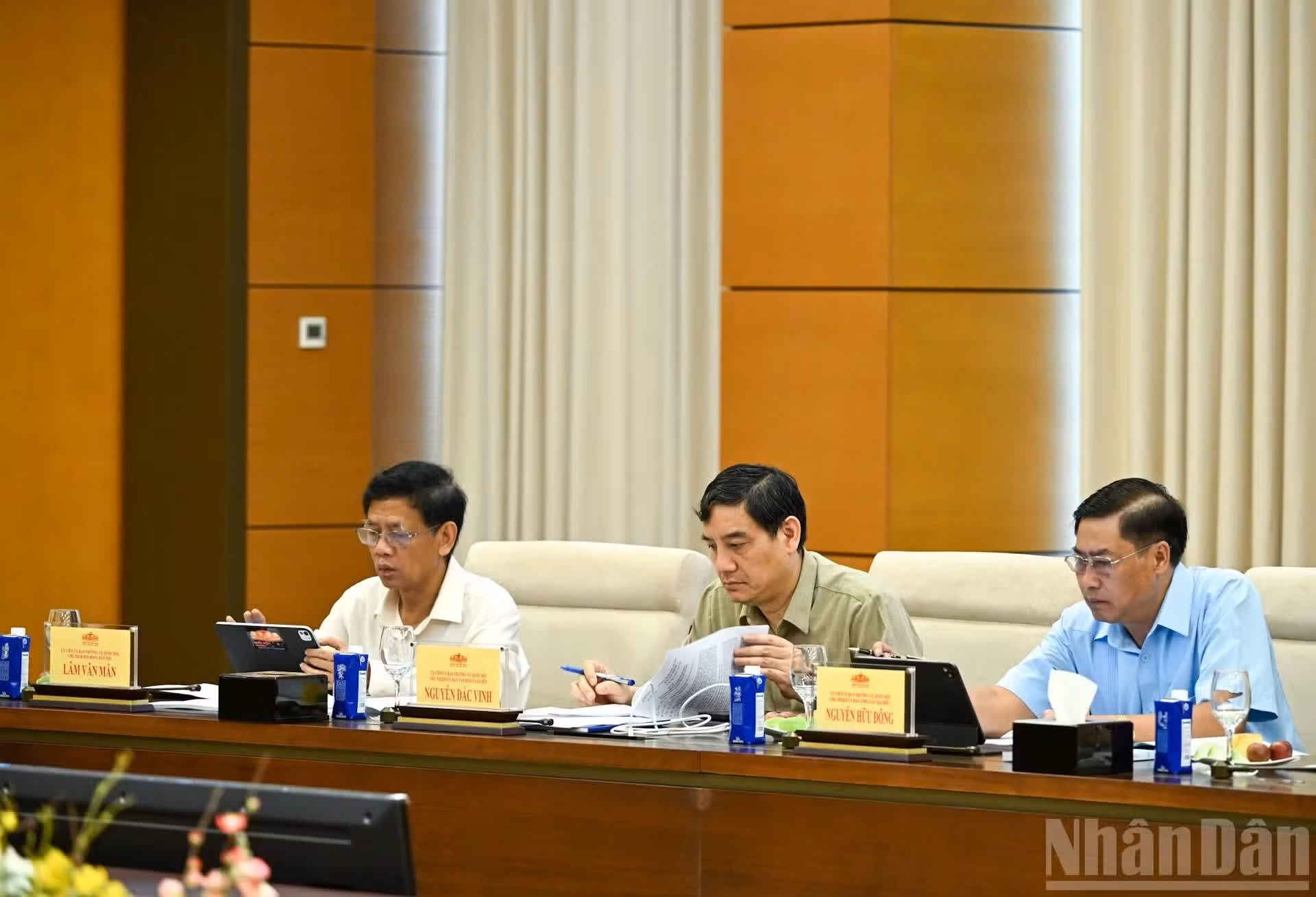 Delegados en la cita. (Foto: Duy Linh)