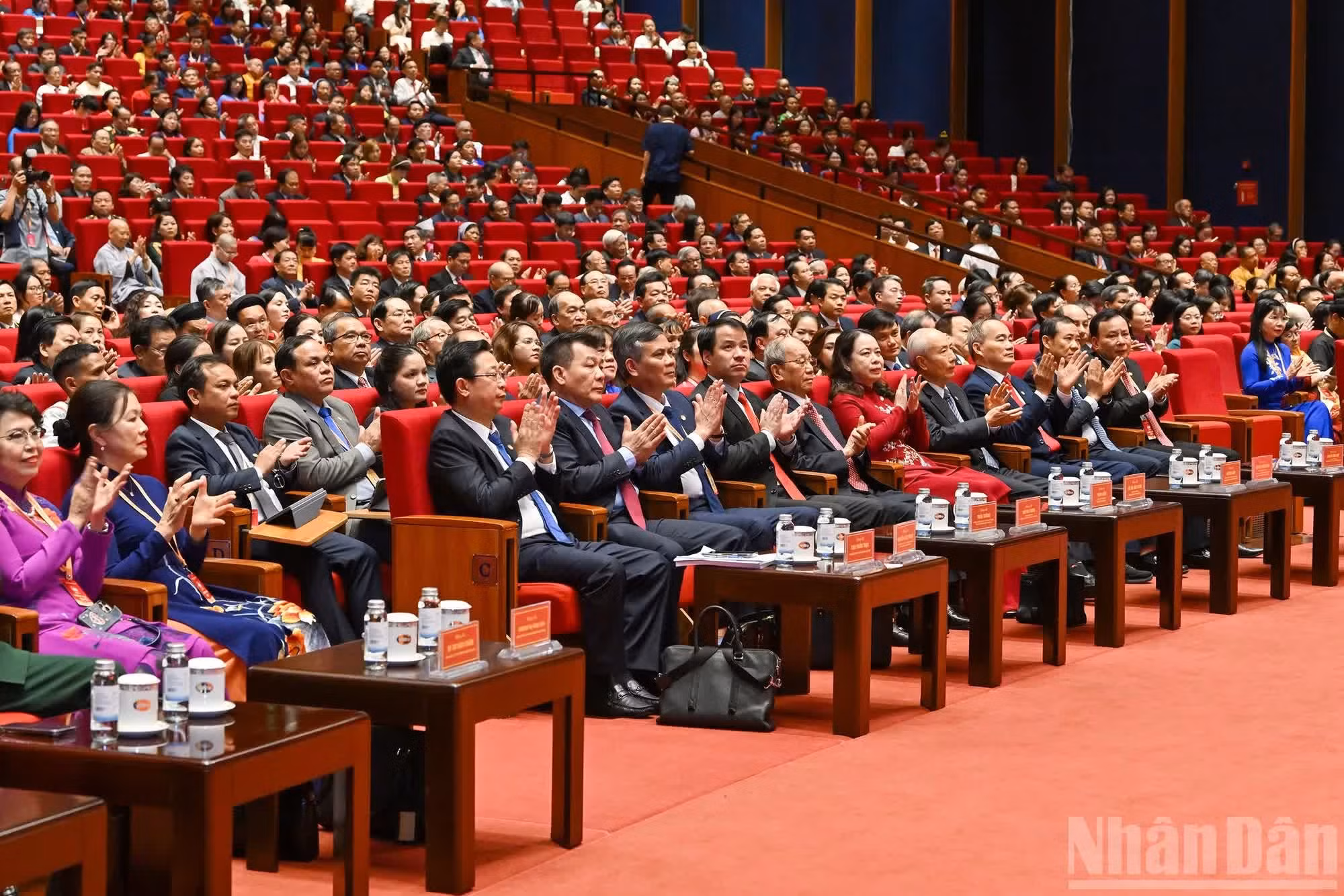 Los dirigentes y exdirigentes del Partido y del Estado en el evento.