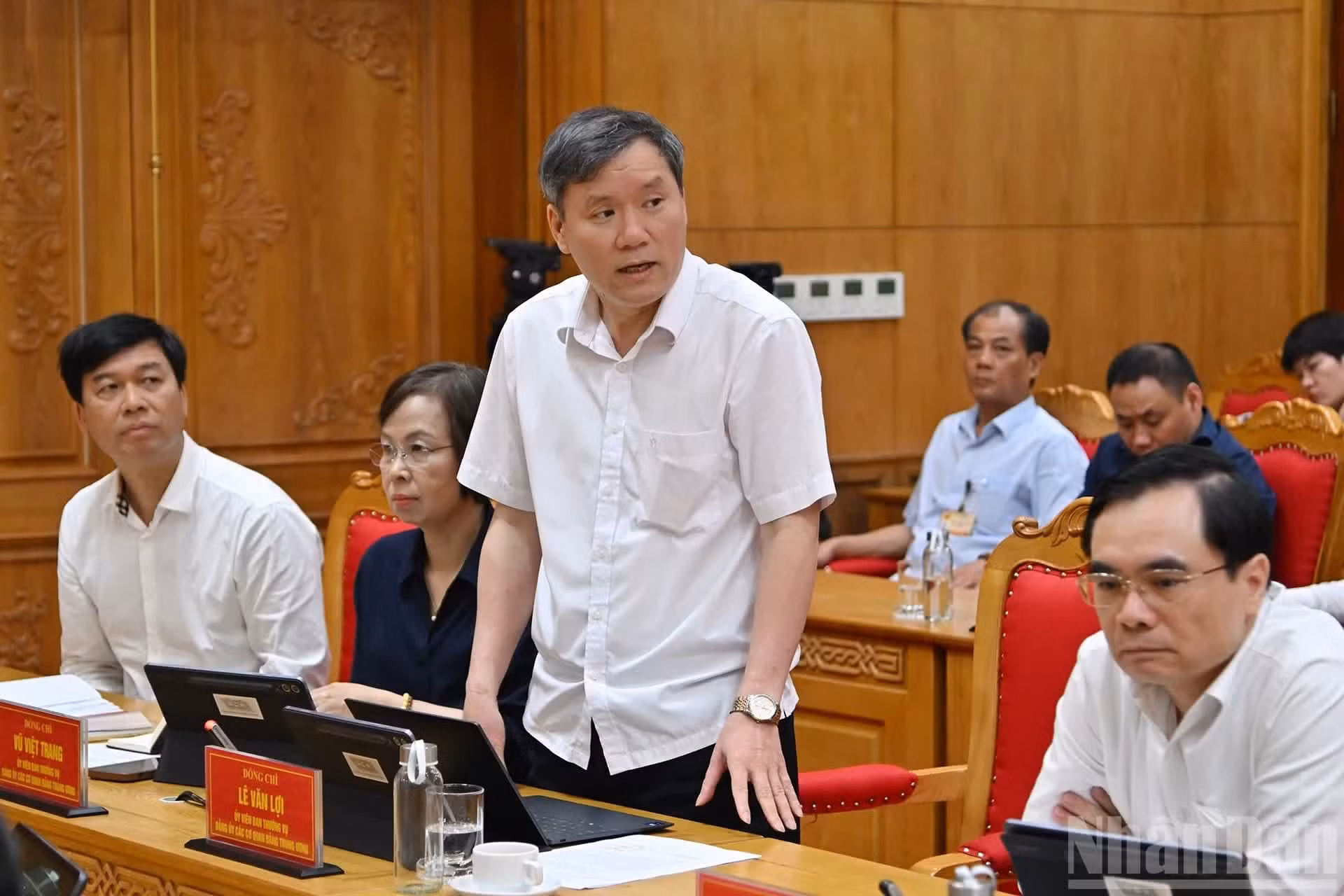 El presidente de la Academia de Ciencias Sociales de Vietnam, Le Van Loi.